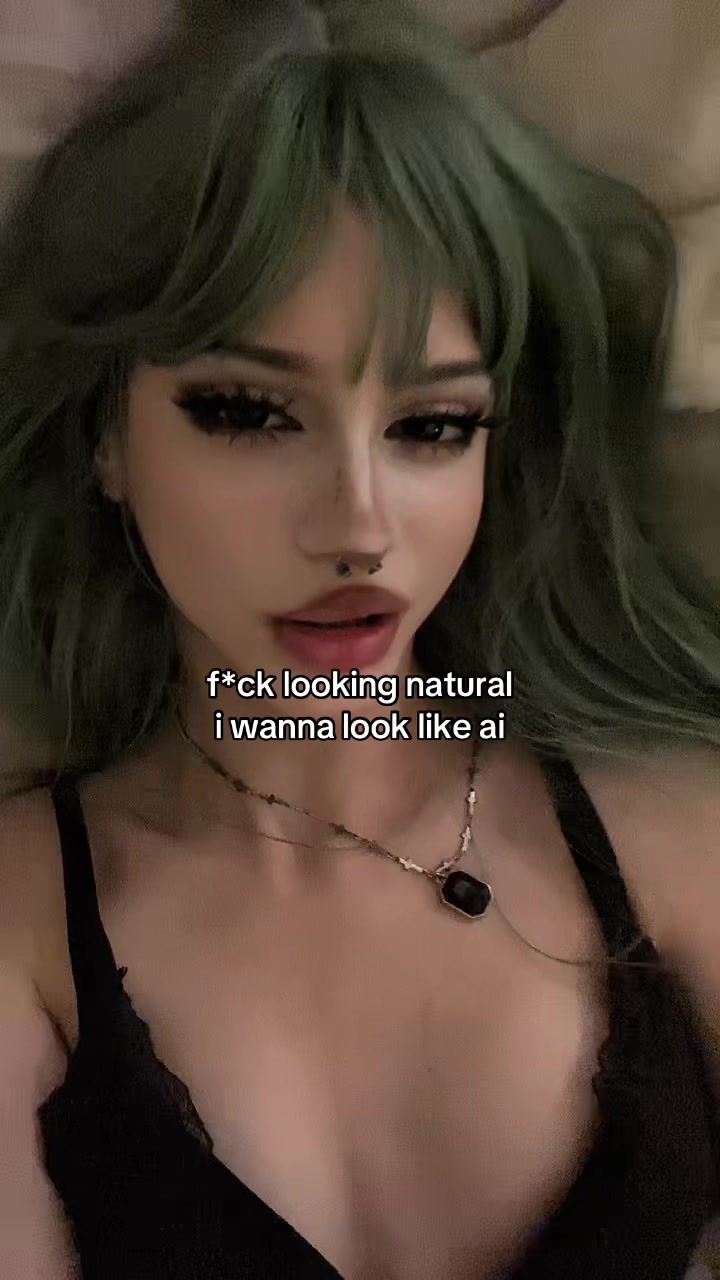 @nora valeria