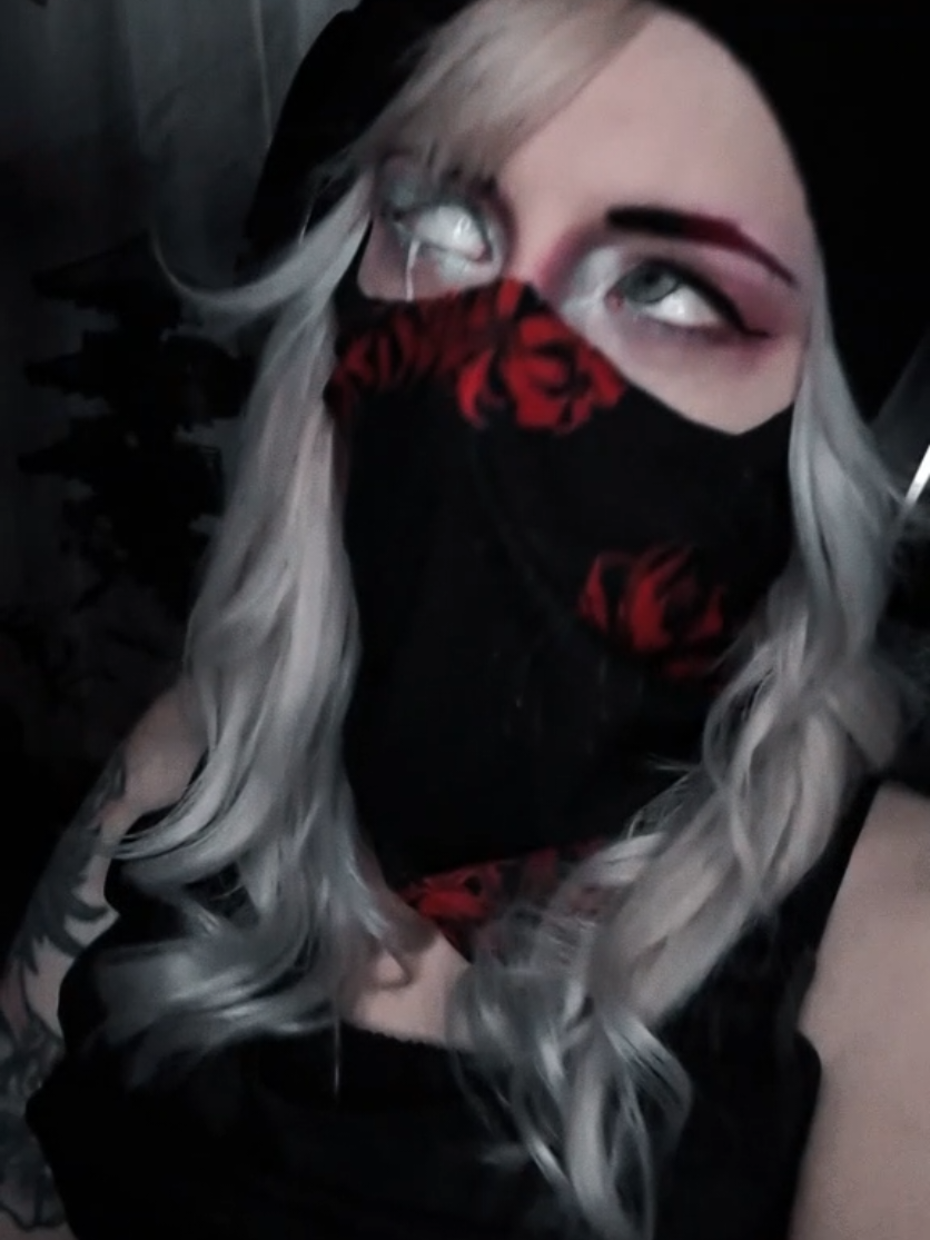 @🖤stine🦋Blackwood