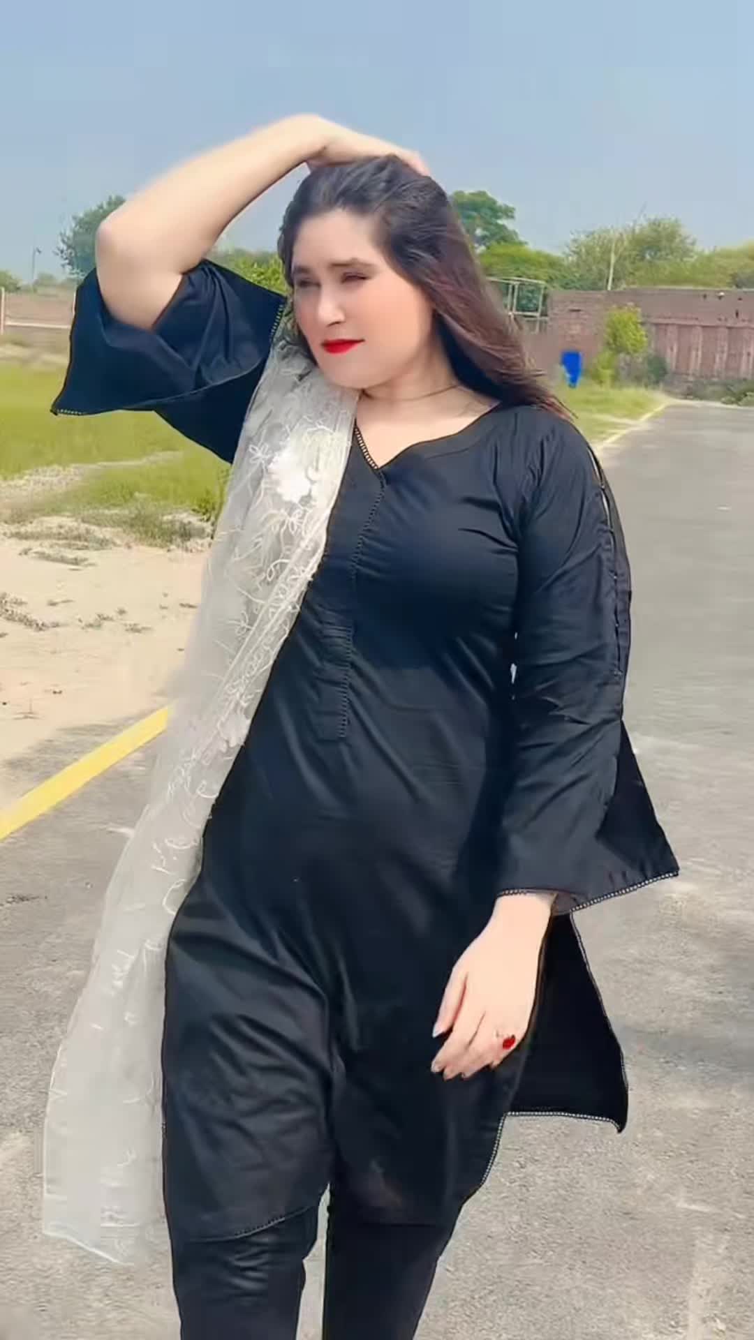 @𝗙𝗮𝗿𝘄𝗮 𝗾𝘂𝗲𝗲𝗻 👑