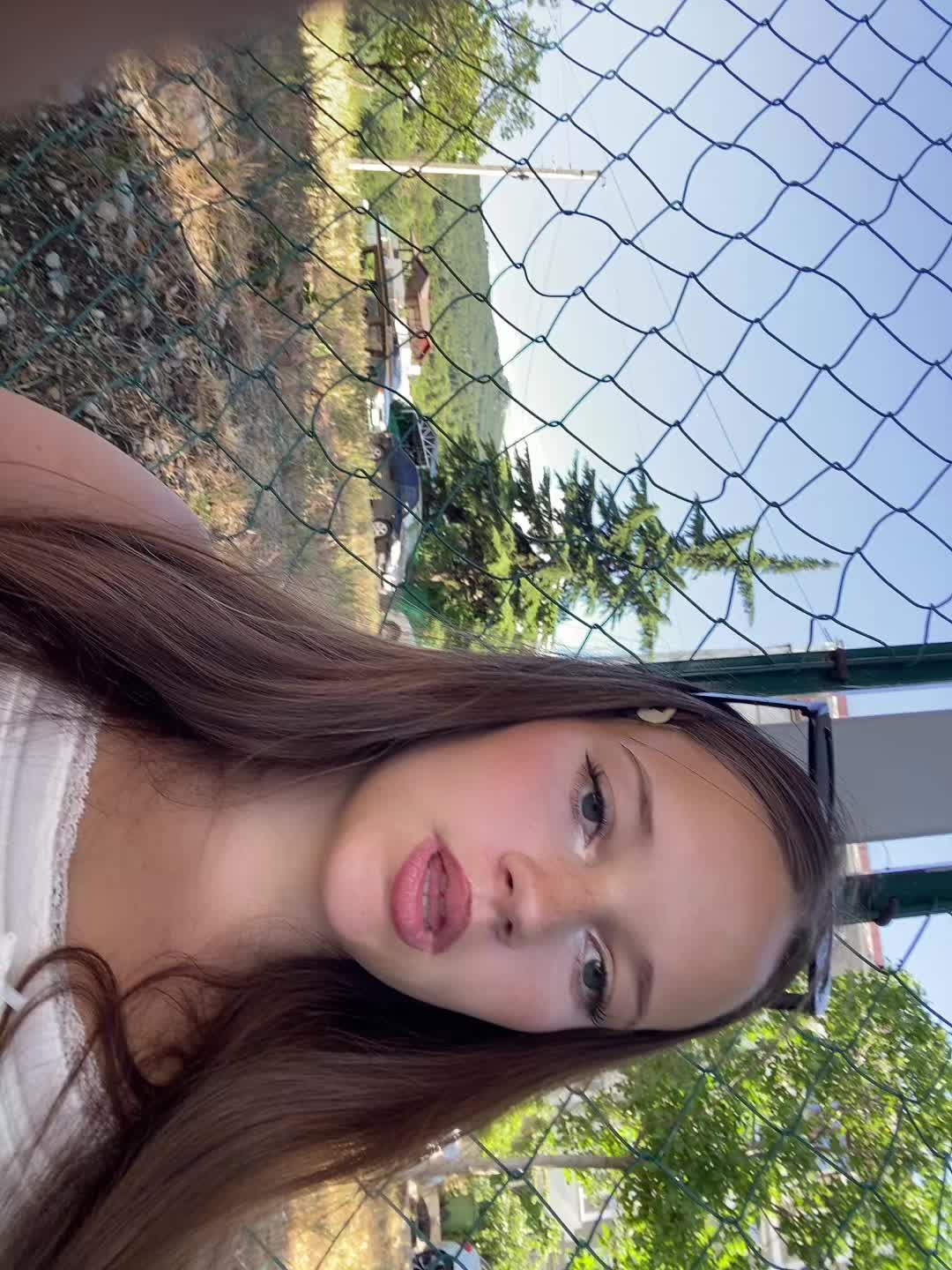 @🫦