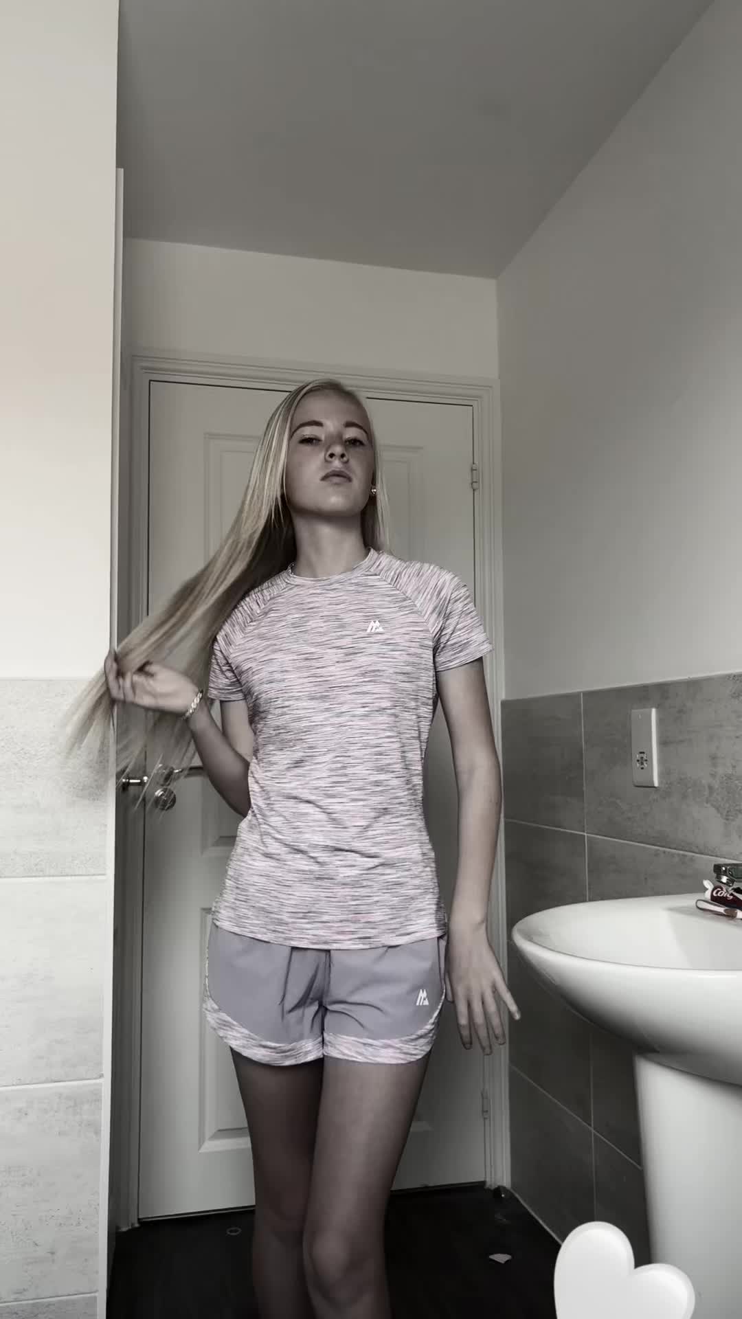 @🤍🍬 𝐹𝑟𝑒𝑦𝑎 𝐴𝑛𝑛𝑒 🍬🤍