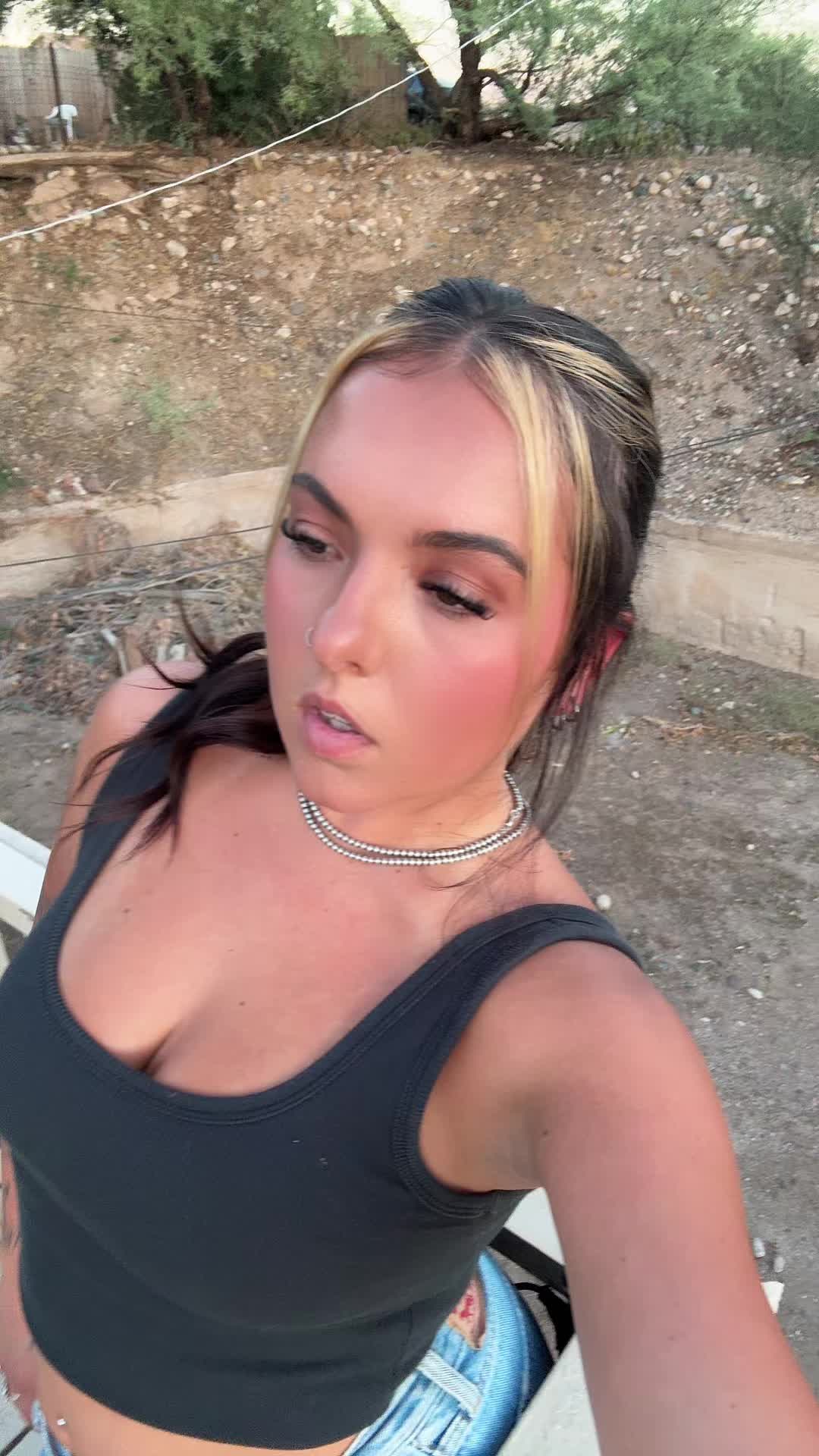 @pikivids_