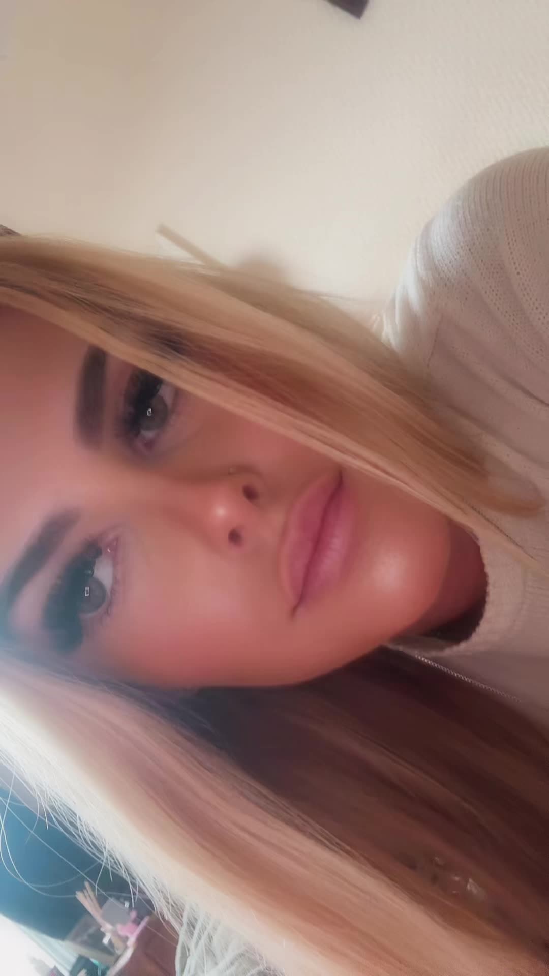 @𝓼𝓸𝓹𝓱 🦋