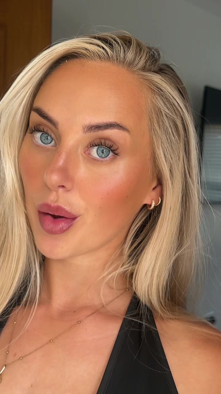 @Rhiannonbluelive🦋