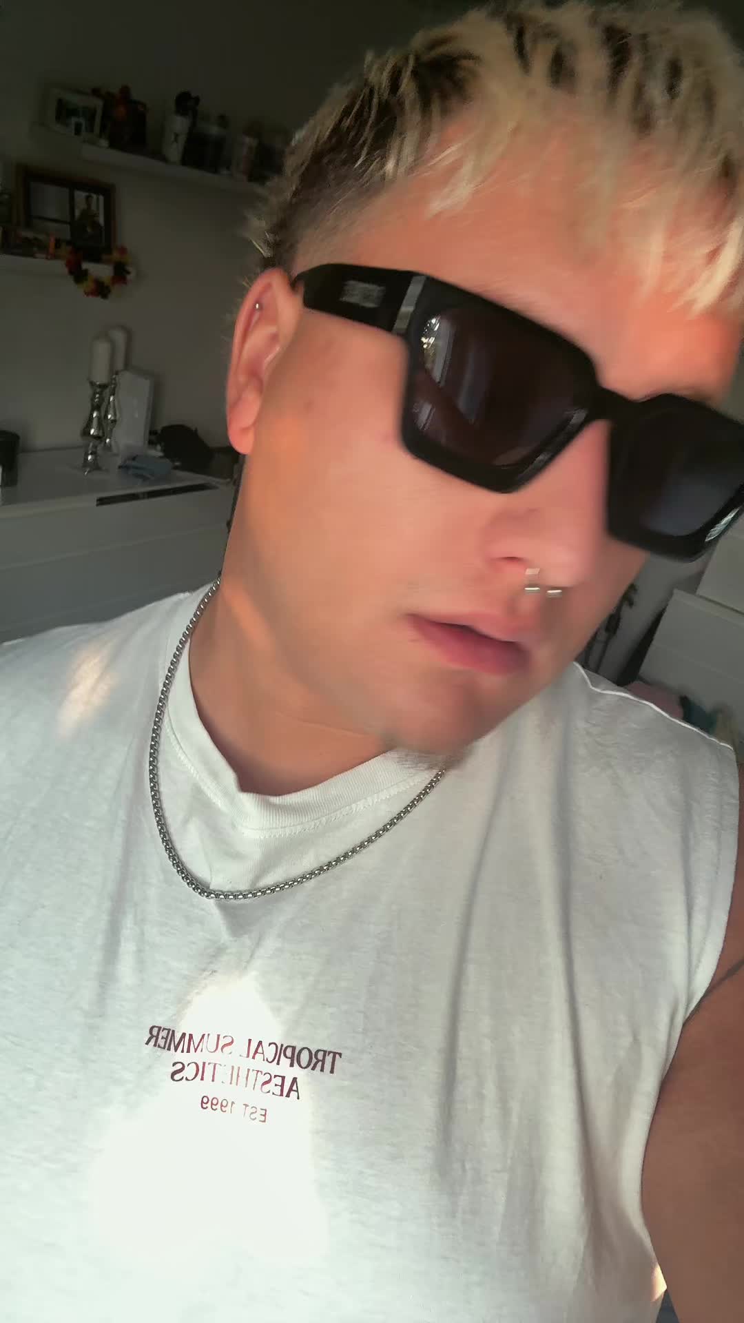 @Official_lukii_22