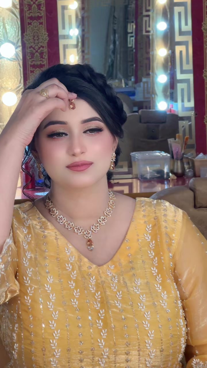 @Maheen&rsquo;s  Beauty  Parlour   ✅
