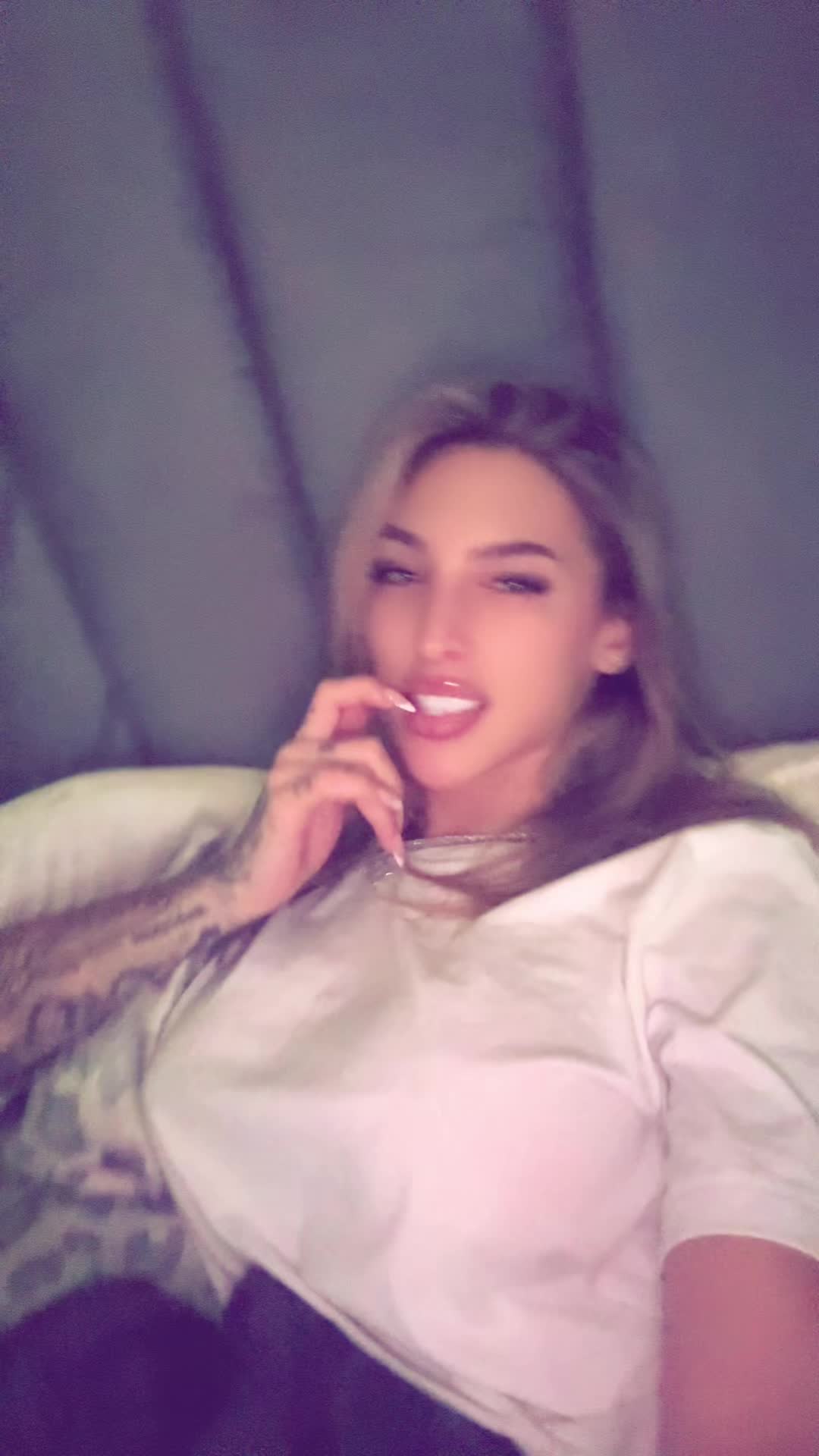 @Sunny Christina Clipz
