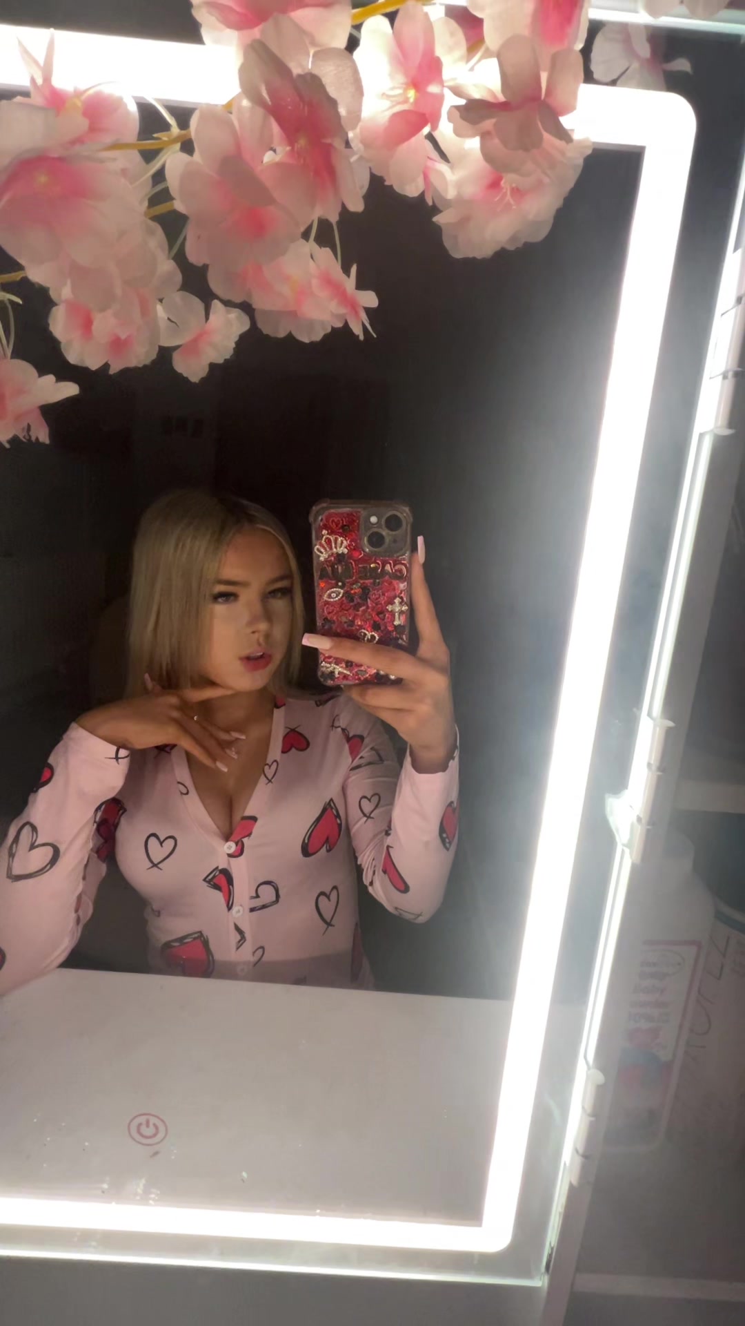 @𝒸𝒶𝓈ℯ𝓎-𝓂𝒾𝒶💗