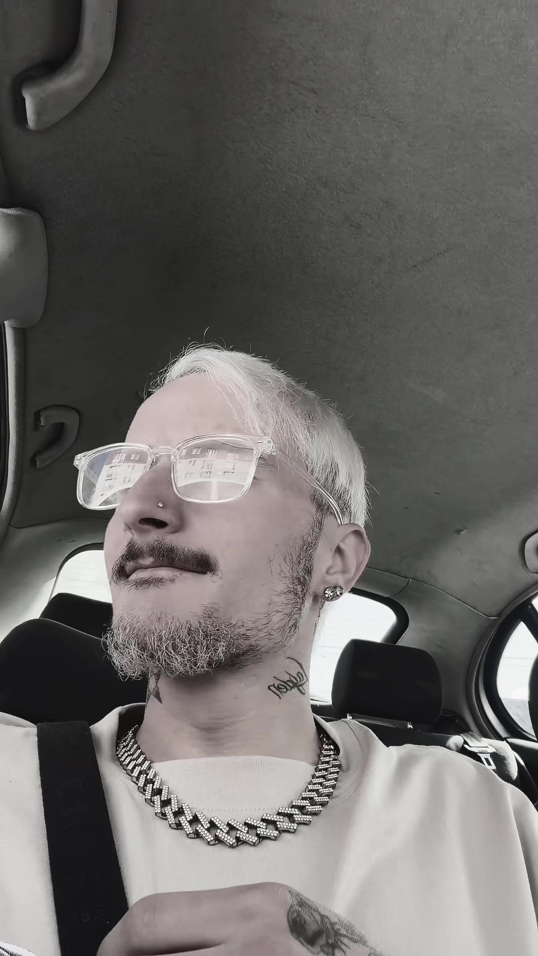 @𝔐𝔞𝔷𝔬𝔲𝔱.02