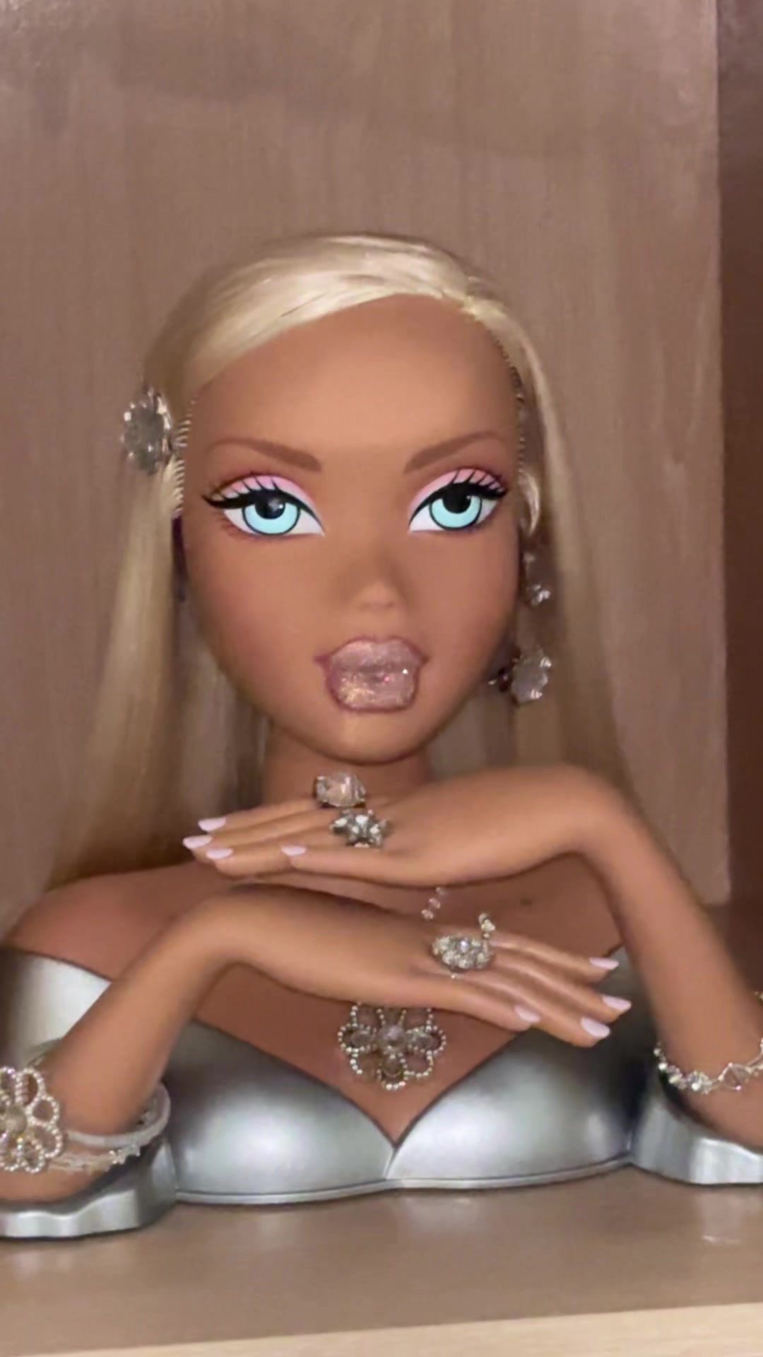 @🫥