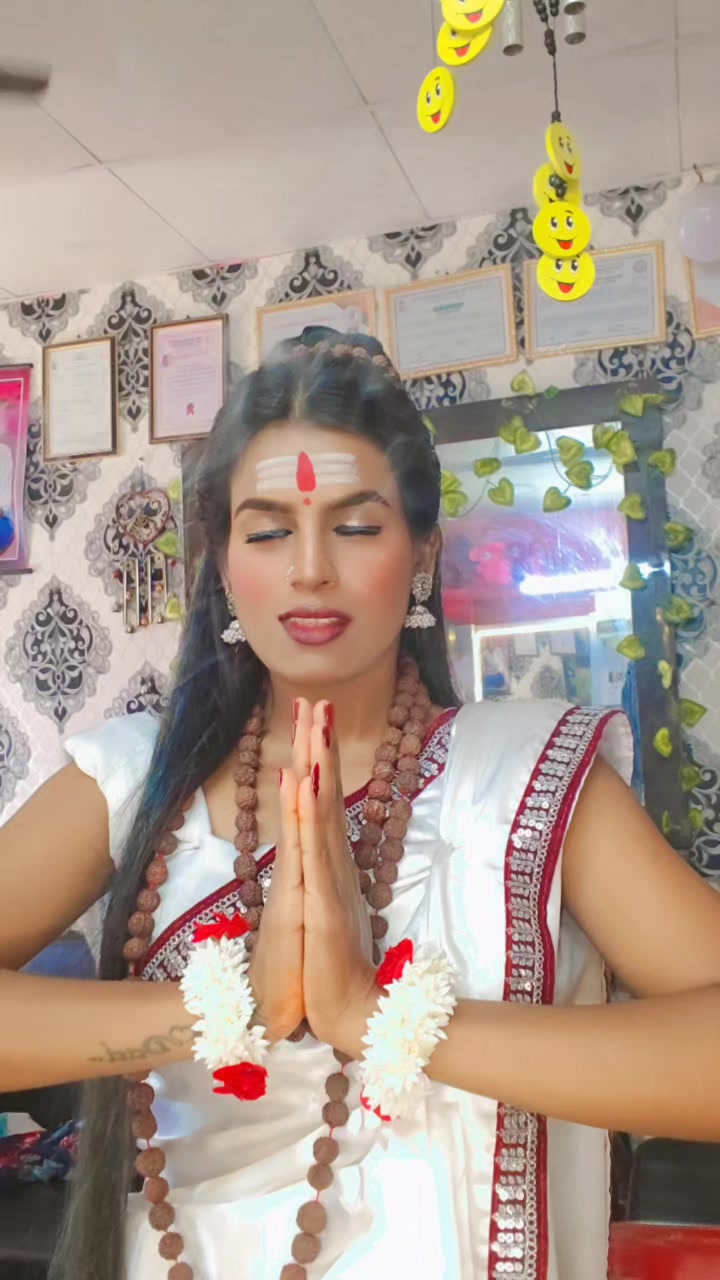 @Pari Beauty parlour (Puja)