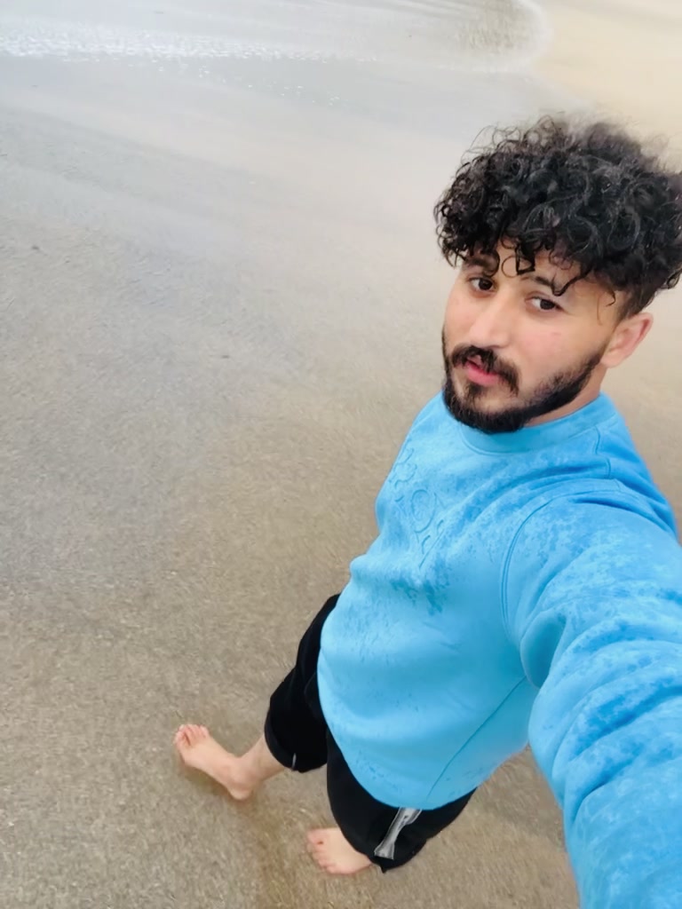 @KARANVEER SINGH🇬🇧