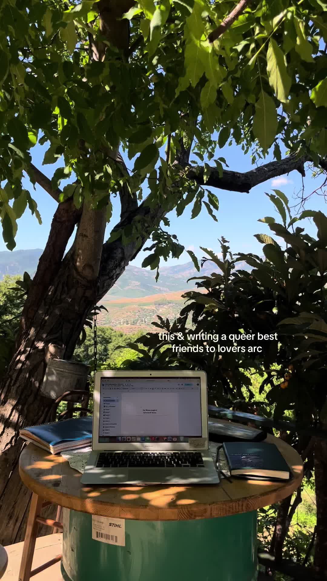 @presley | author & traveler