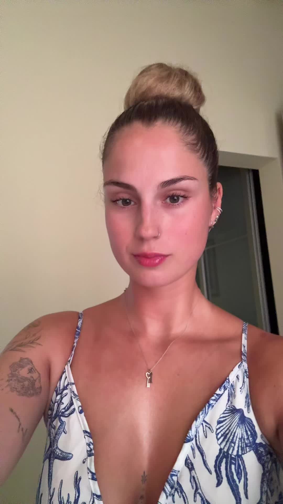 @izzylewis