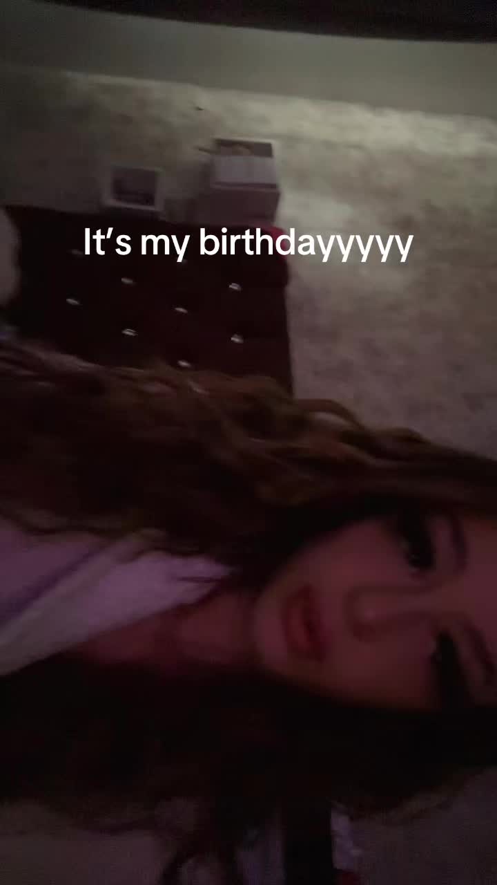 @elleahxo