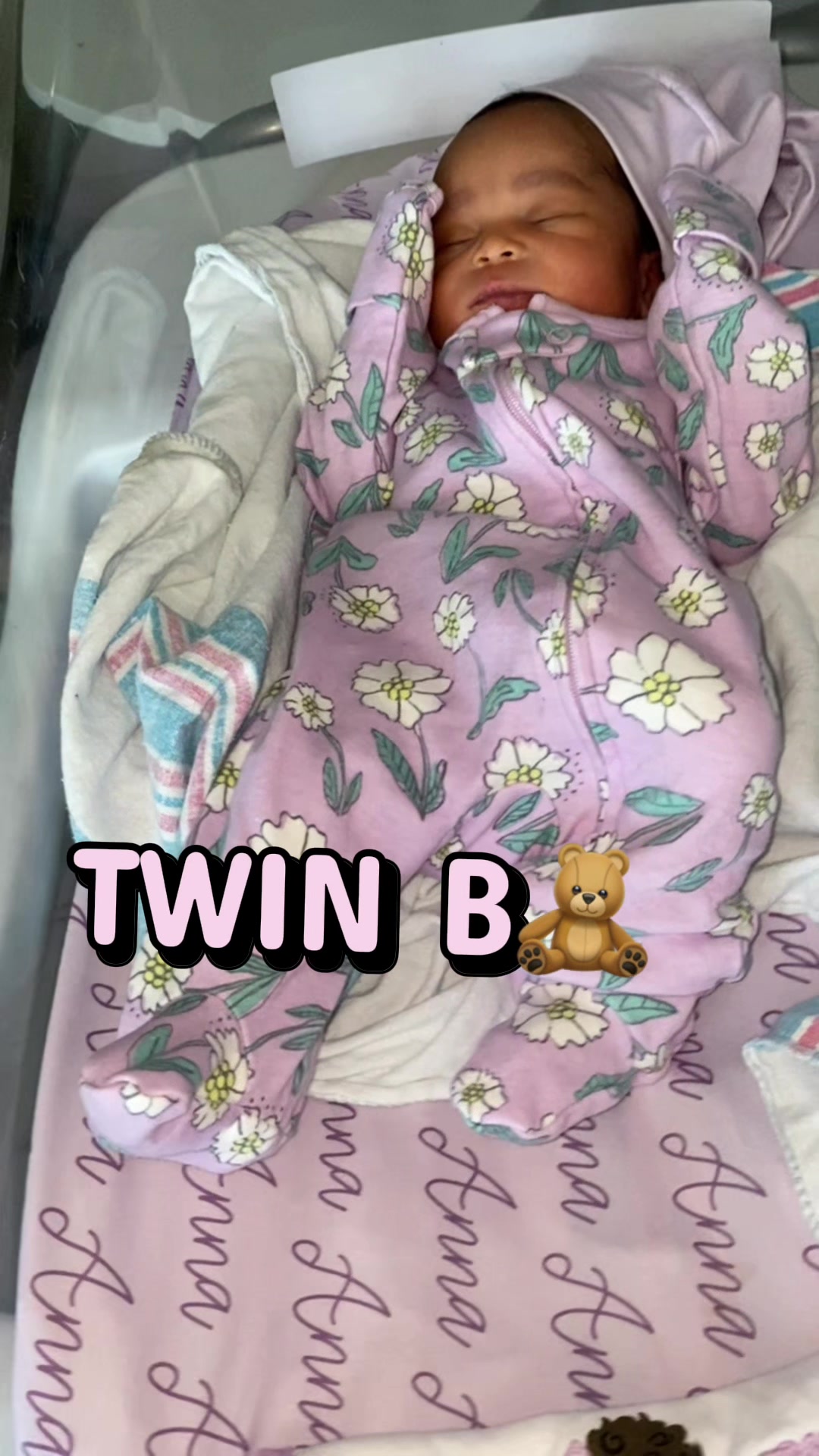 @twintasticpartyofsix