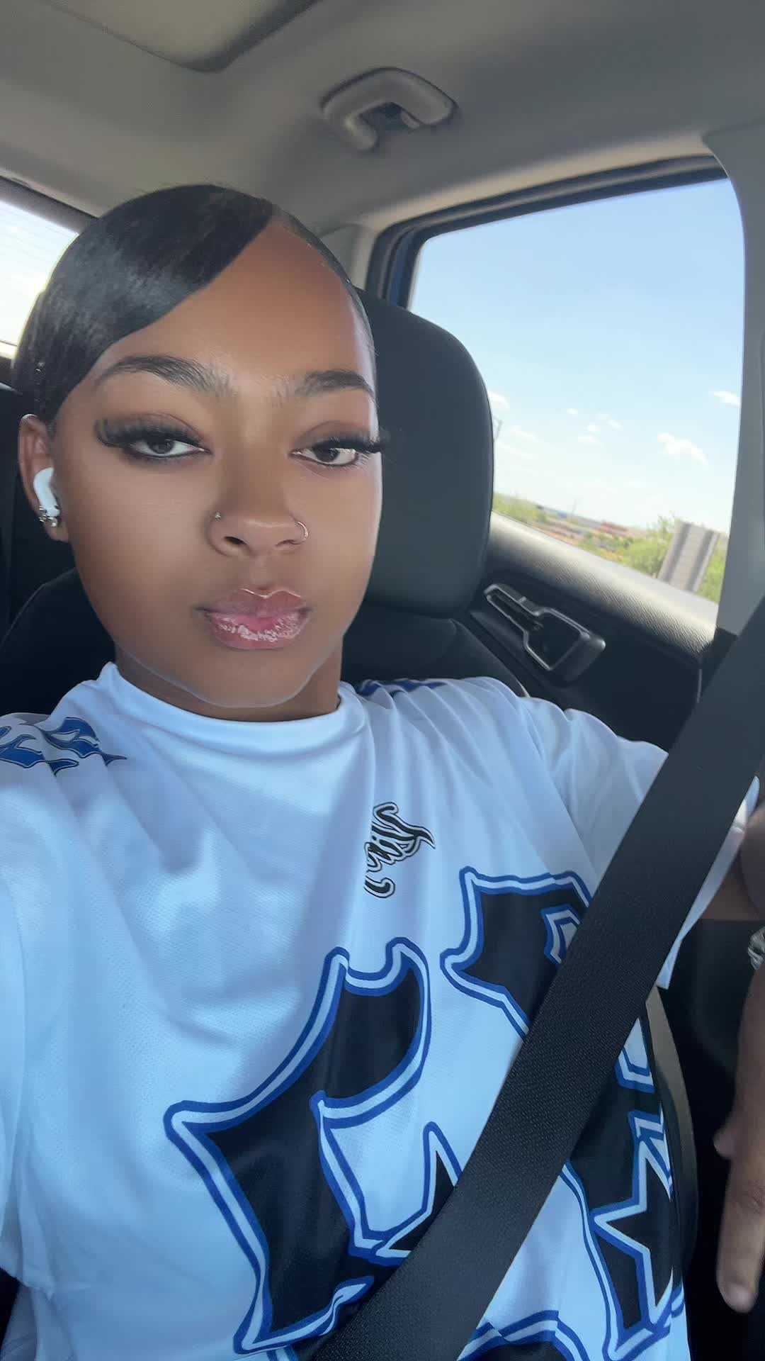 @kiya🖤🪐