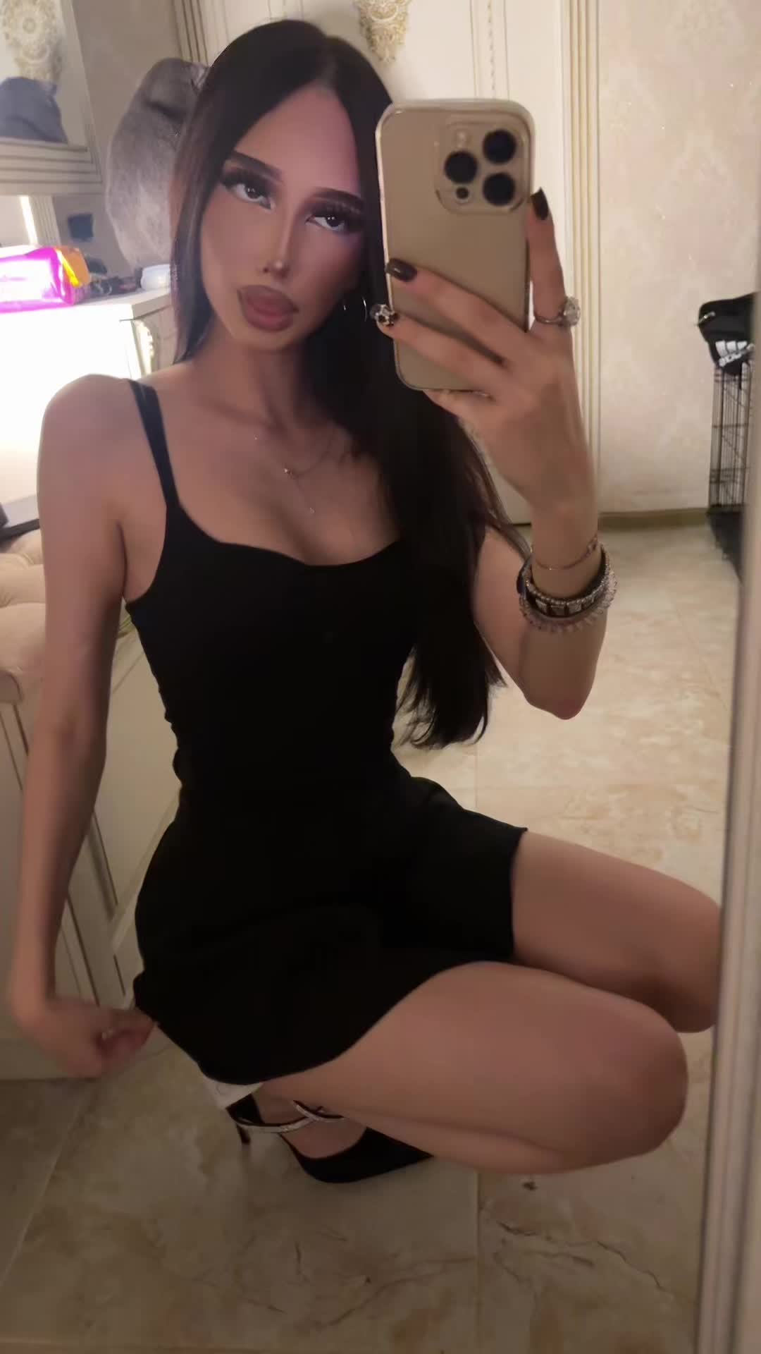 @алина зотеева