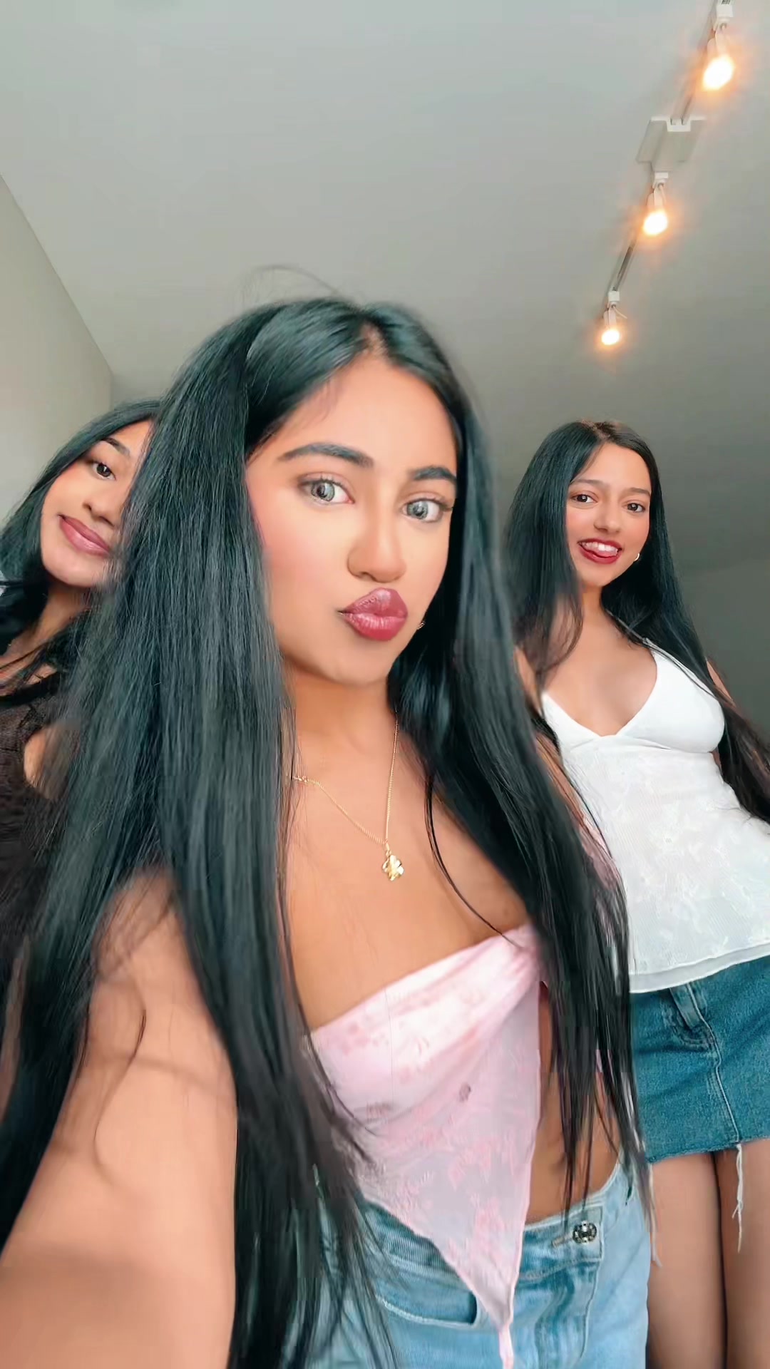 @Khushi 💋✨🥂🐆🖤