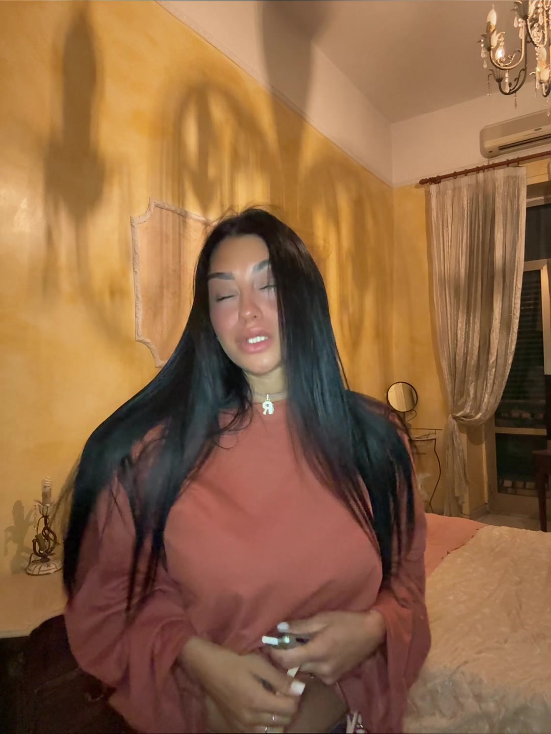 @𝓇 🦂