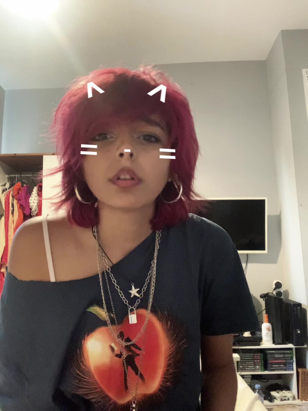 @😼