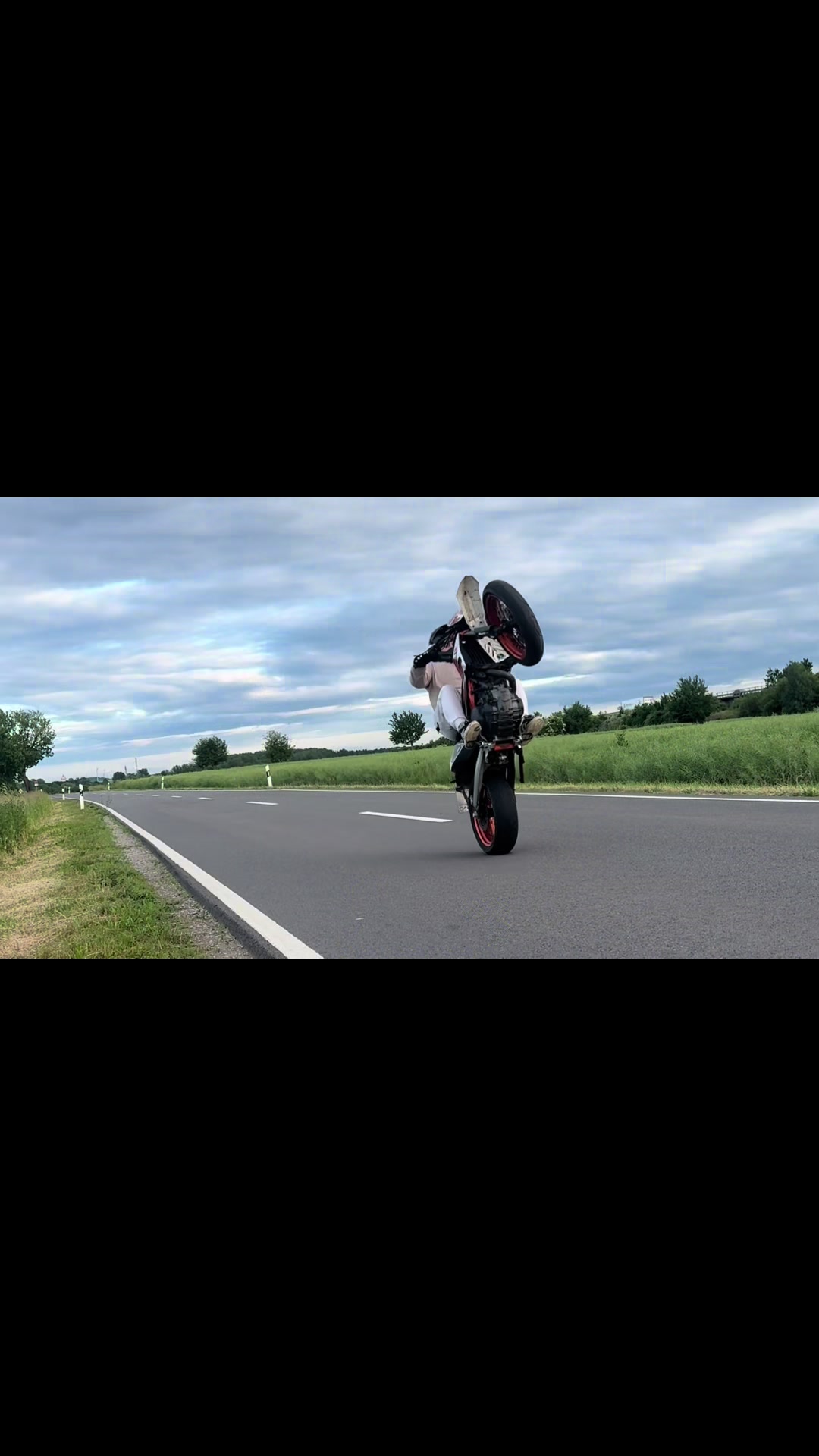 @JUSTIN 🇩🇪 | SUPERMOTO
