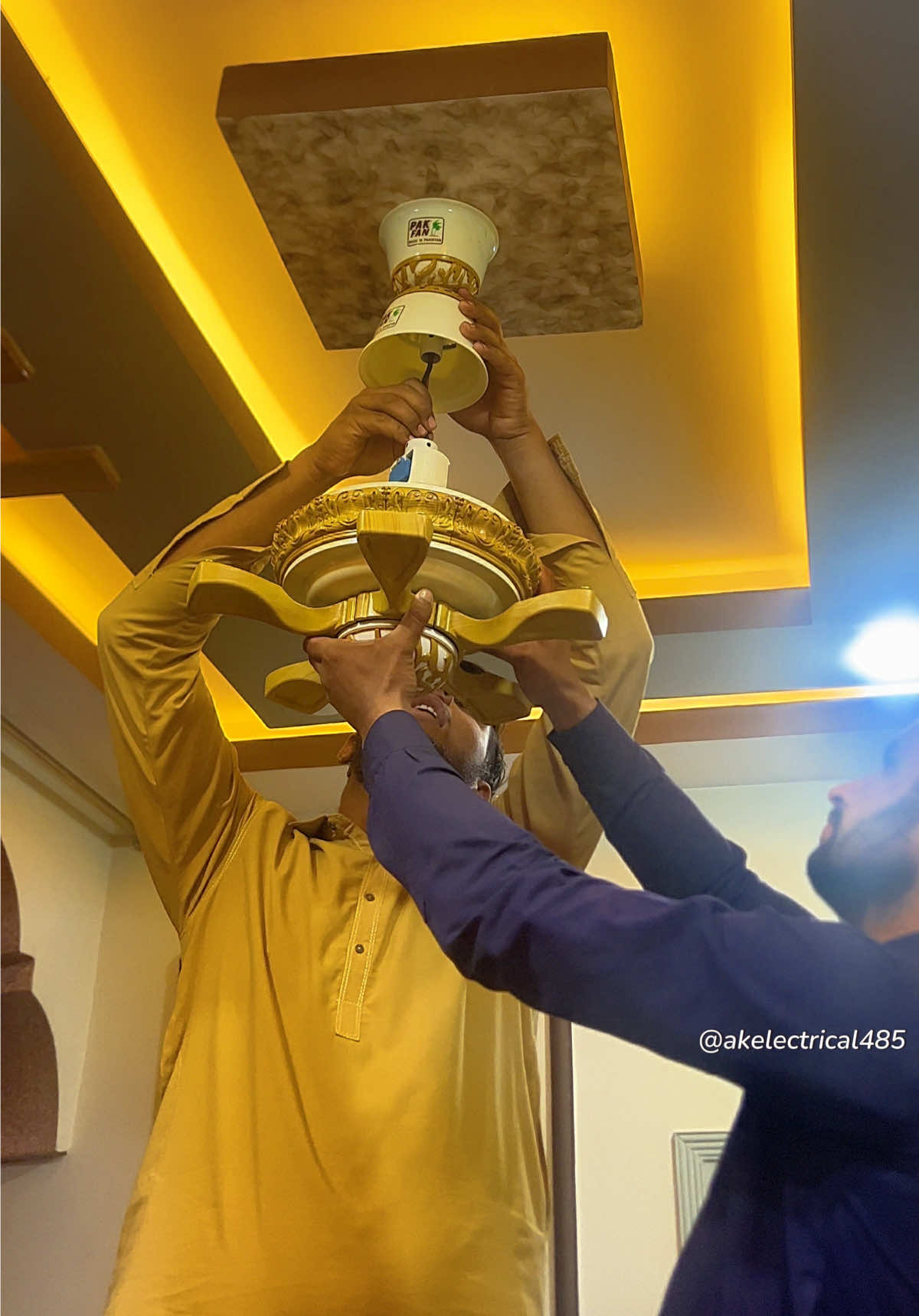 @⚜️ÂŴĀĪŞ ŘǍJPŰȚ⚜️
