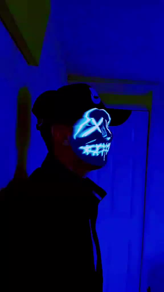 @kev saz 🇬🇧 the neon's