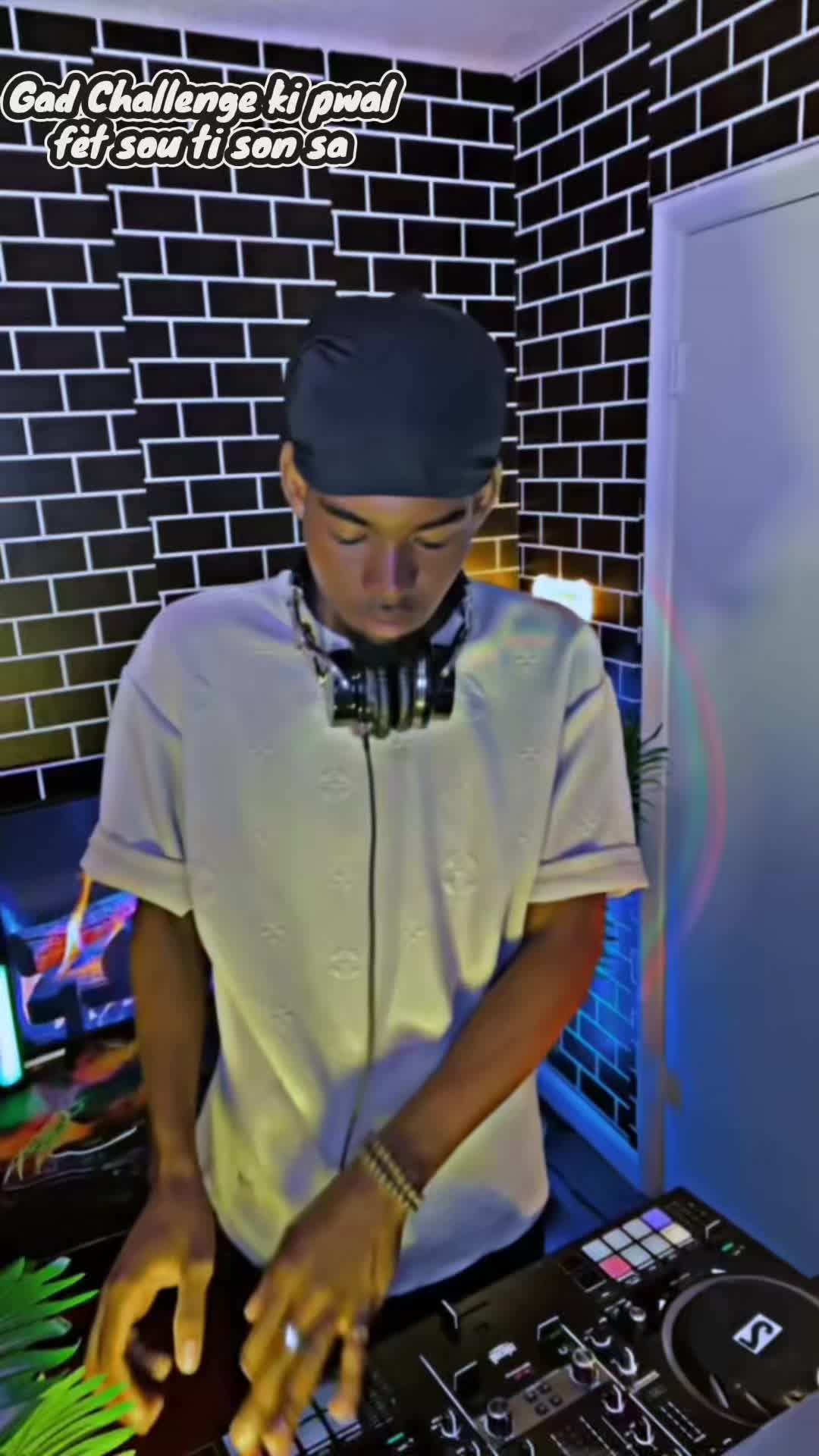 @๐ฑ๐๐๐๐๐ ๐๐๐๐ง๐ด