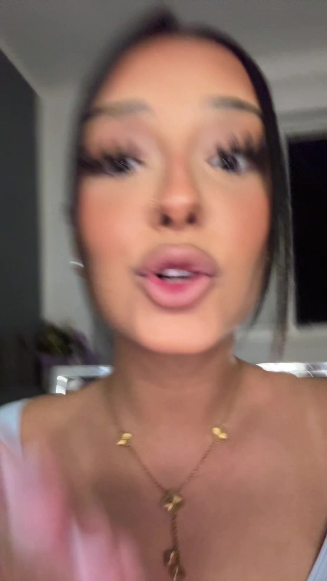@elissa