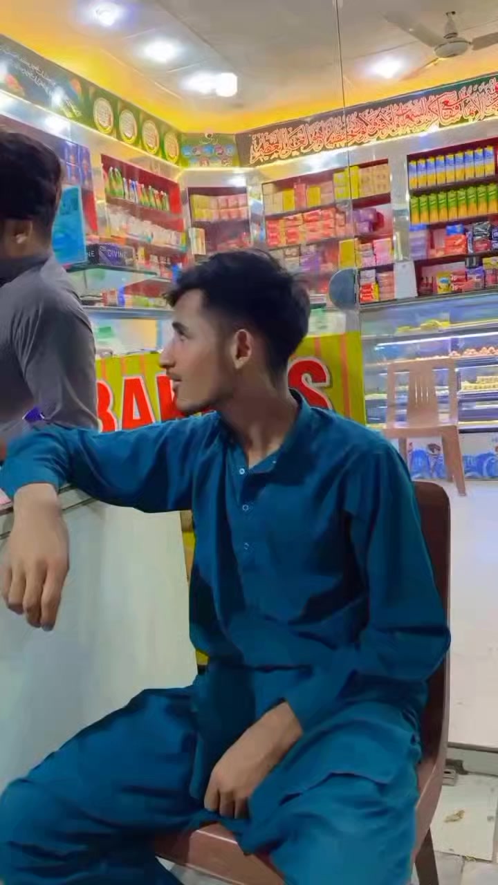 @Zeeshu 👑