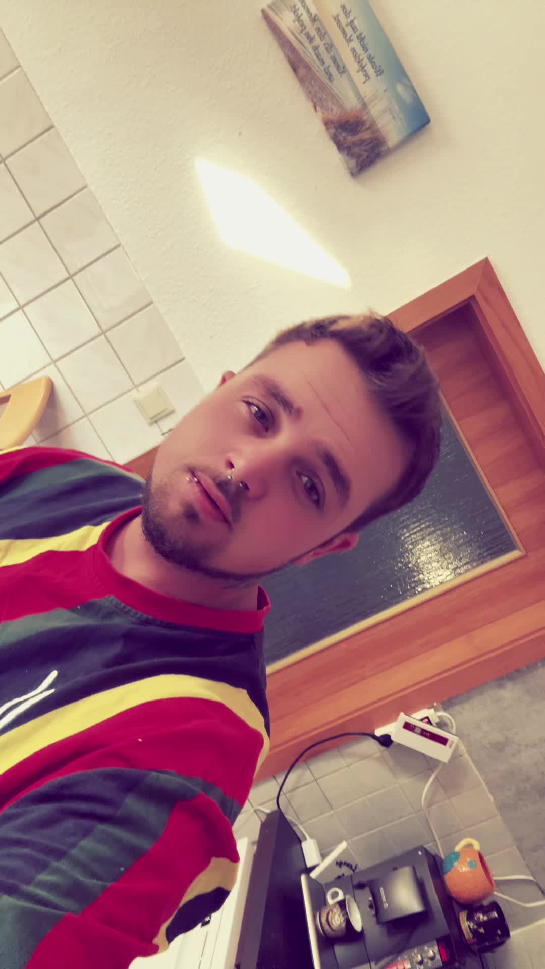 @Raphi98