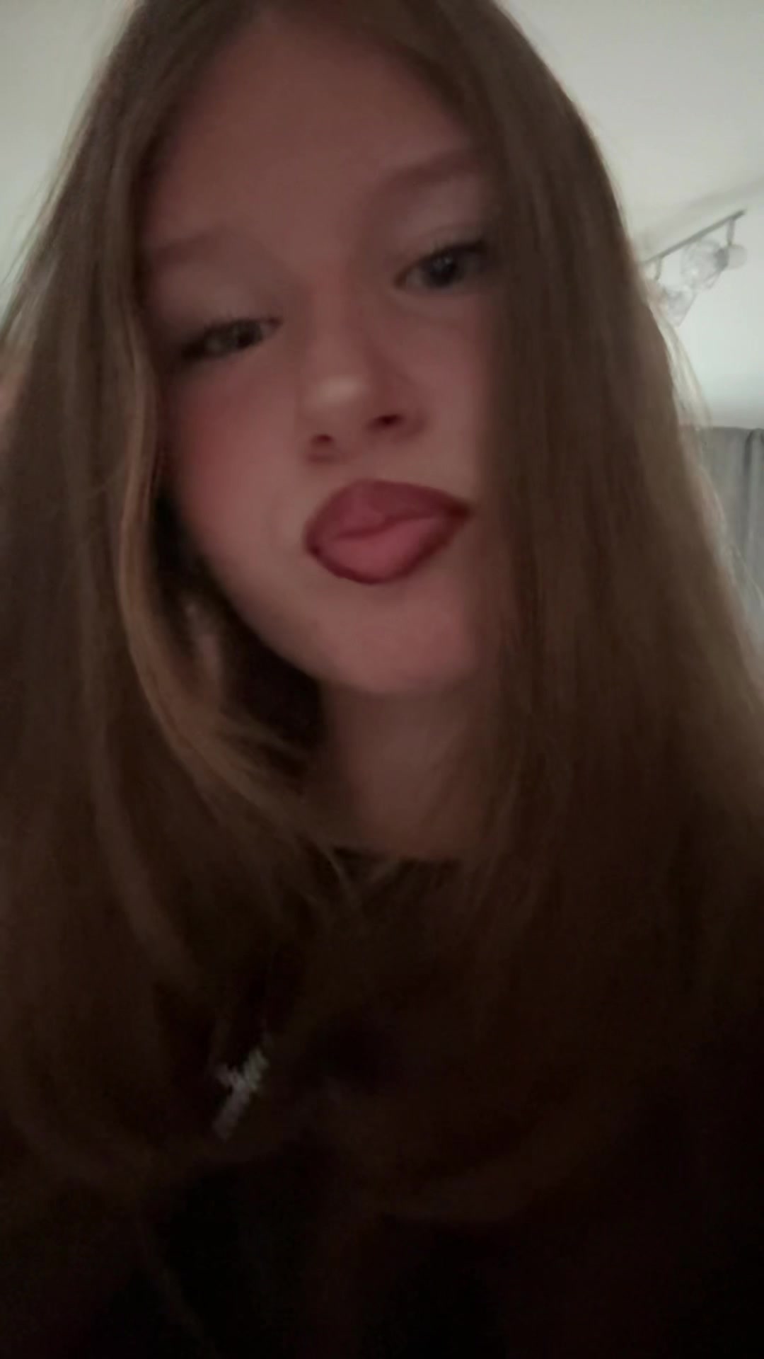 @🧛🏻&zwj;♀️