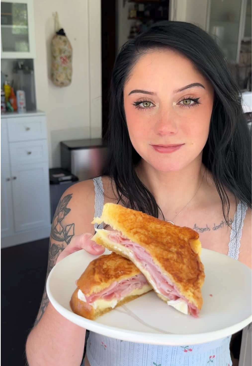@sandwichcutiecat