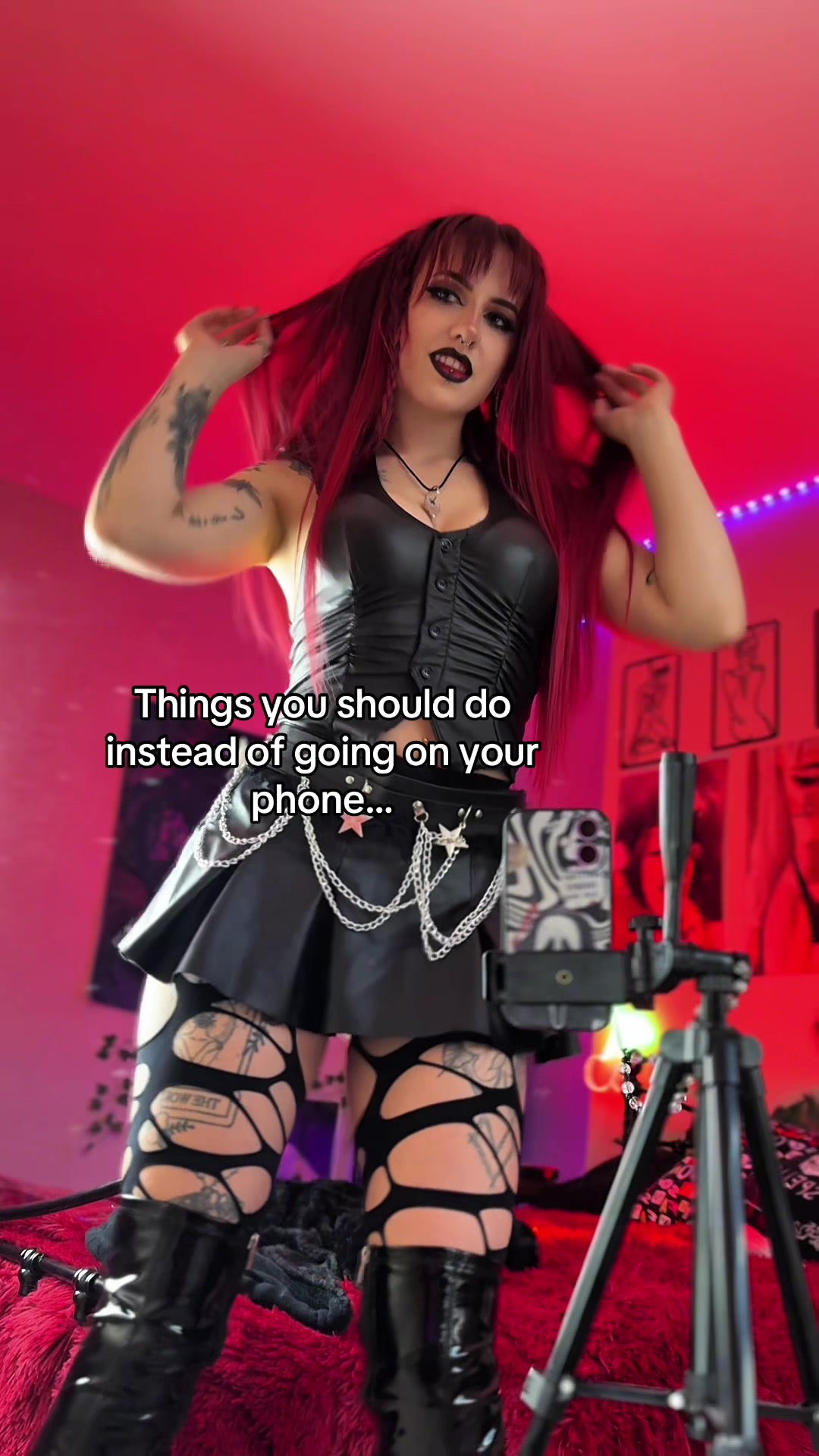 @Ivy Fox 🦇