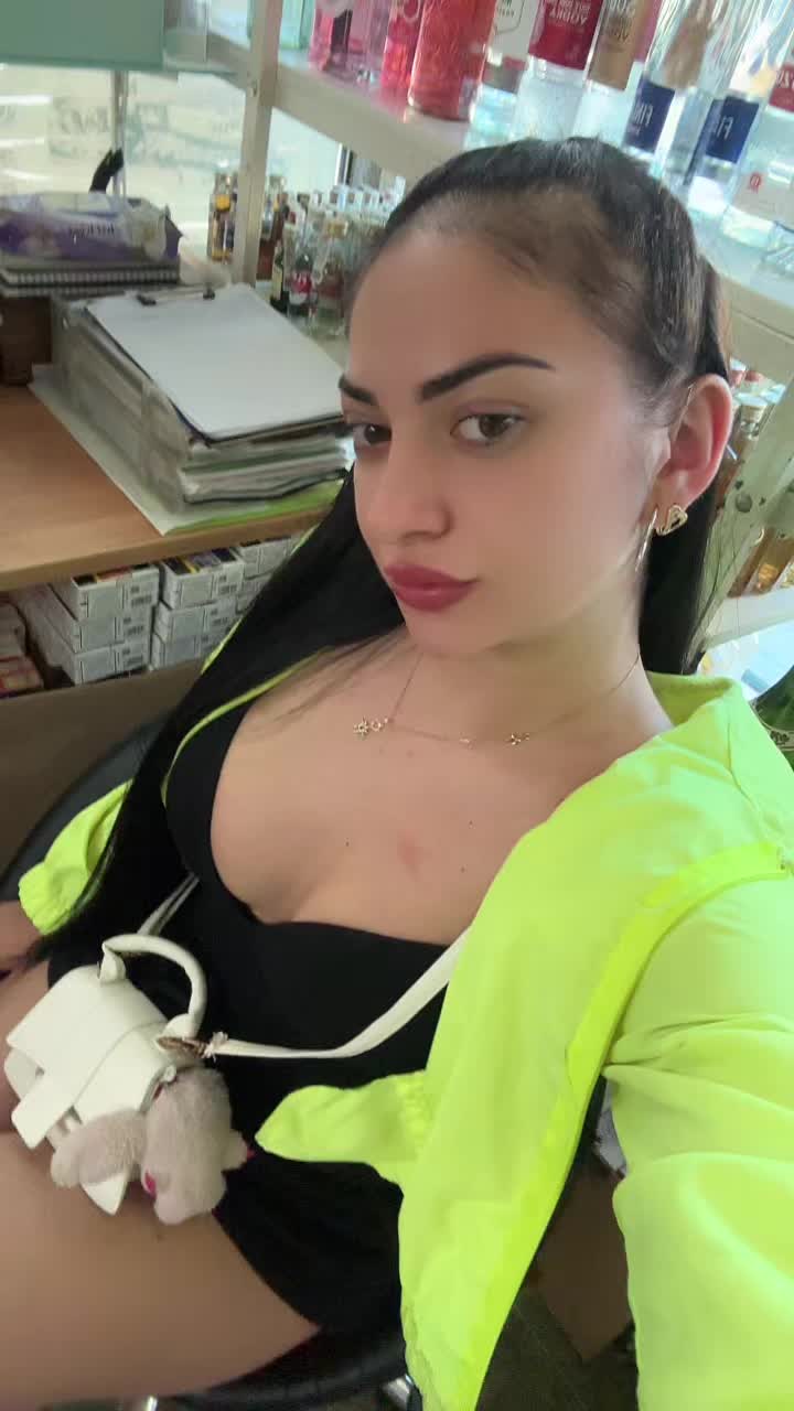 @Mikkaela Kamburova