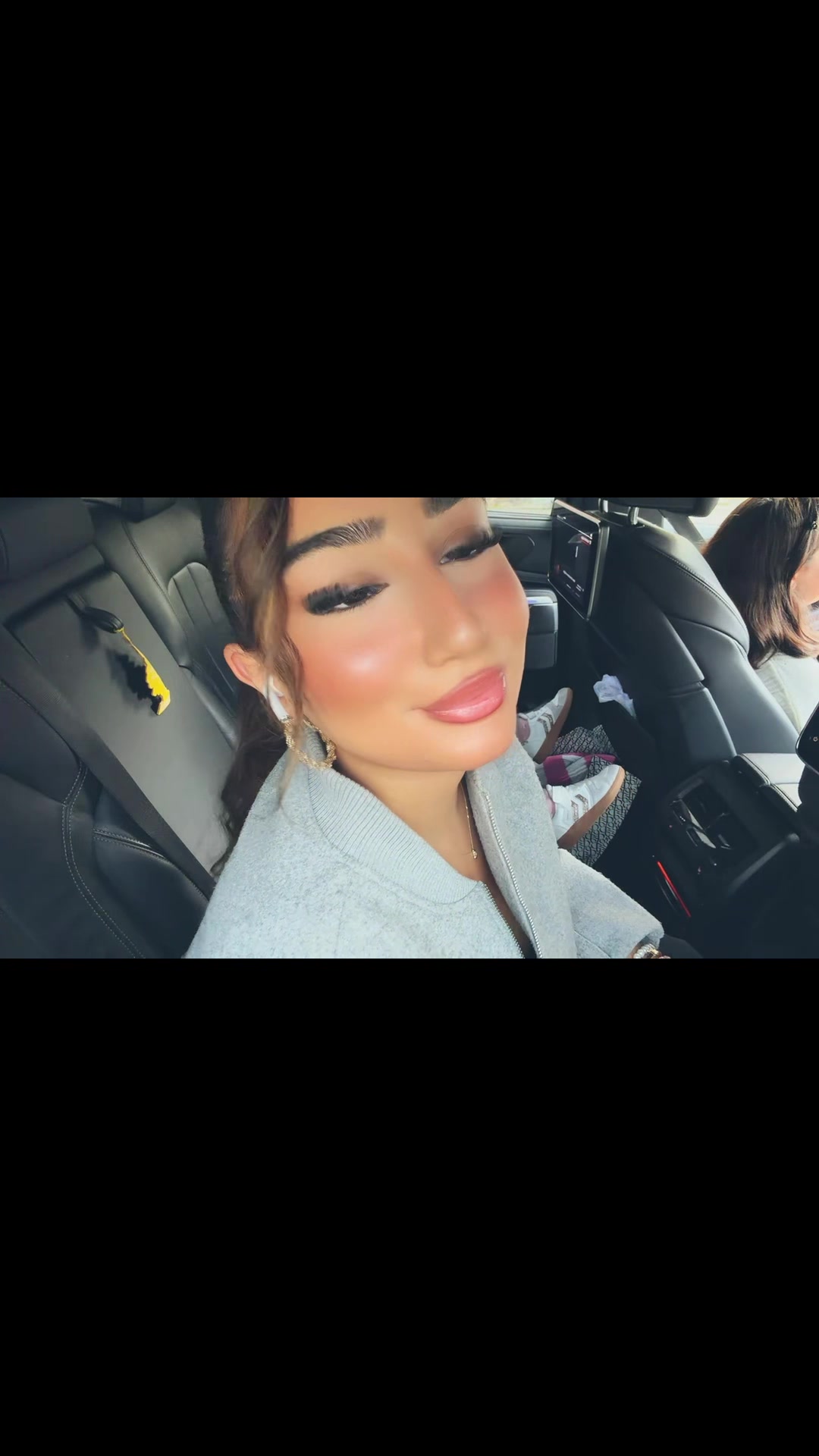 @𝐇