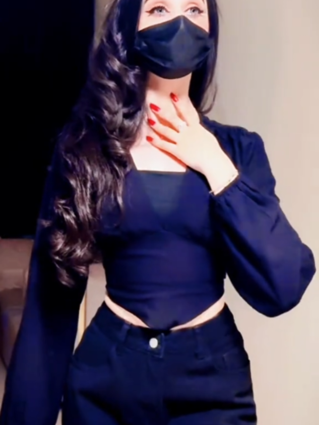 @~ it's Queen 👑🖤🔥~