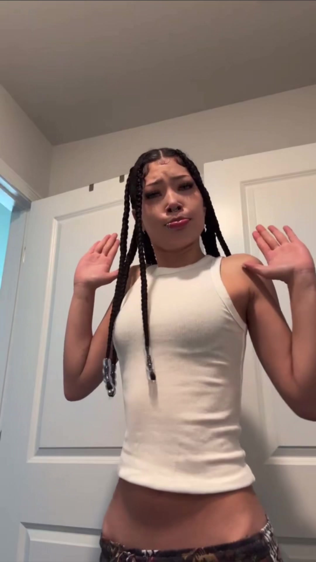 @kayla.