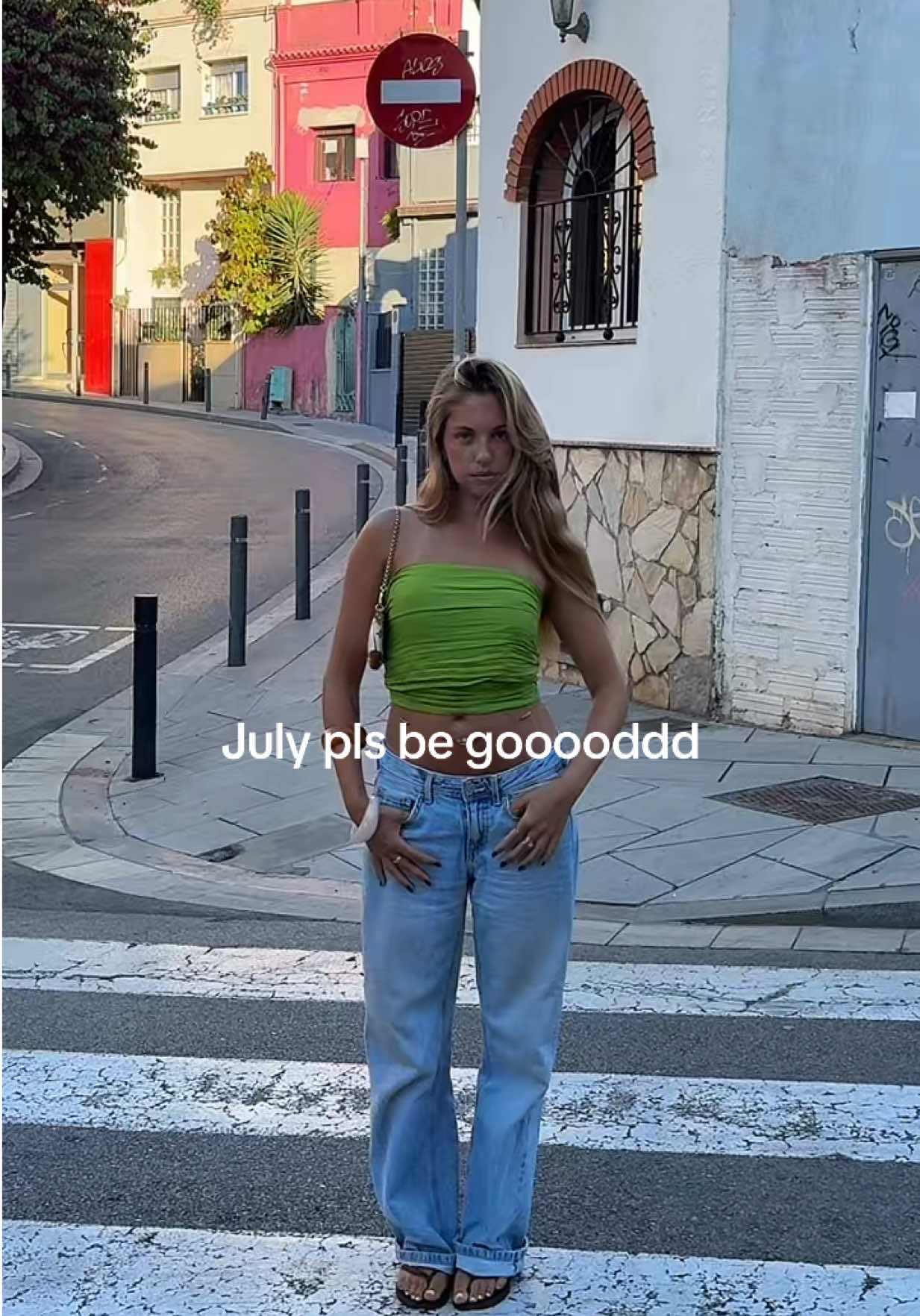 @Asturzia