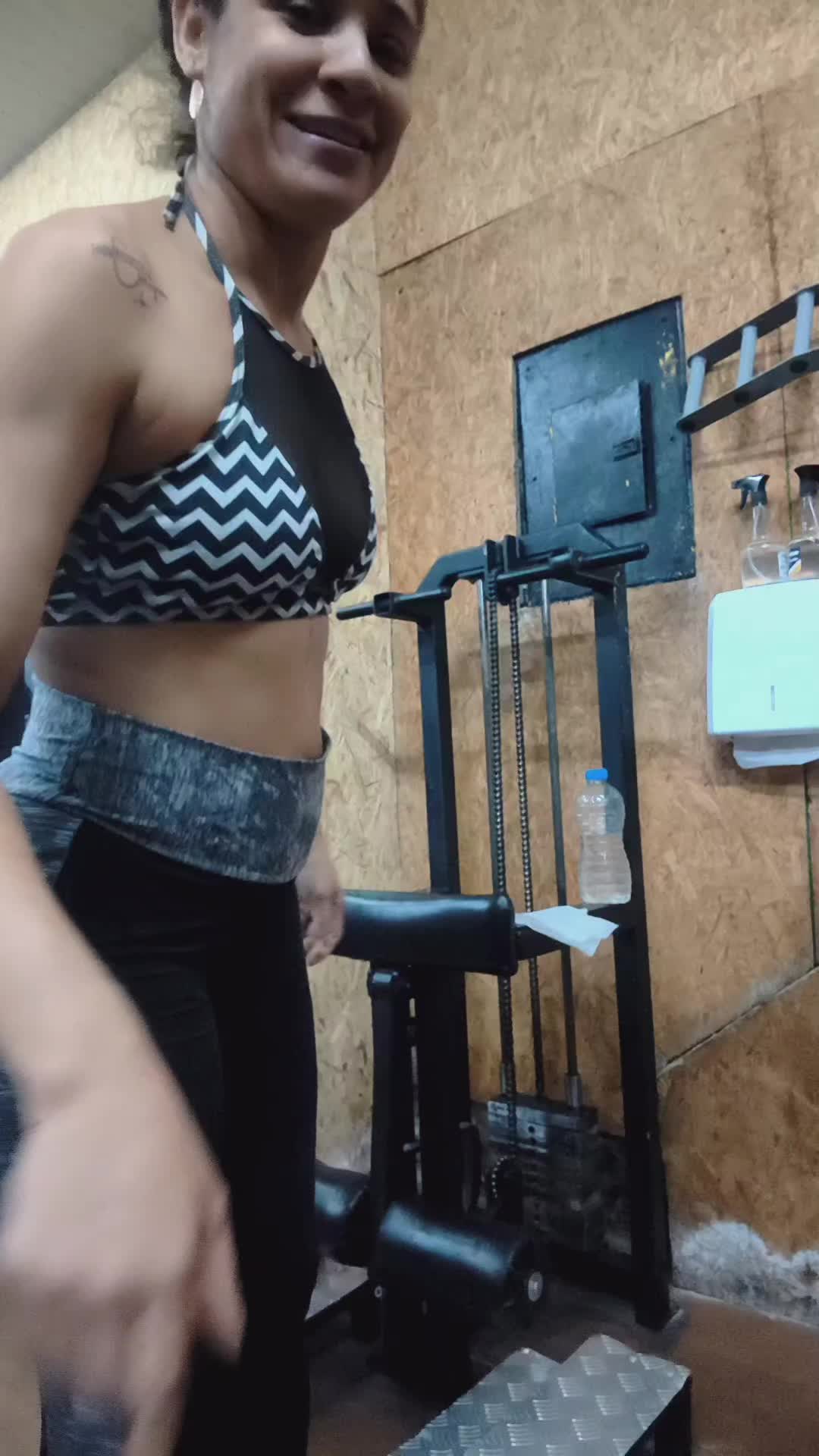 @deboramonique_