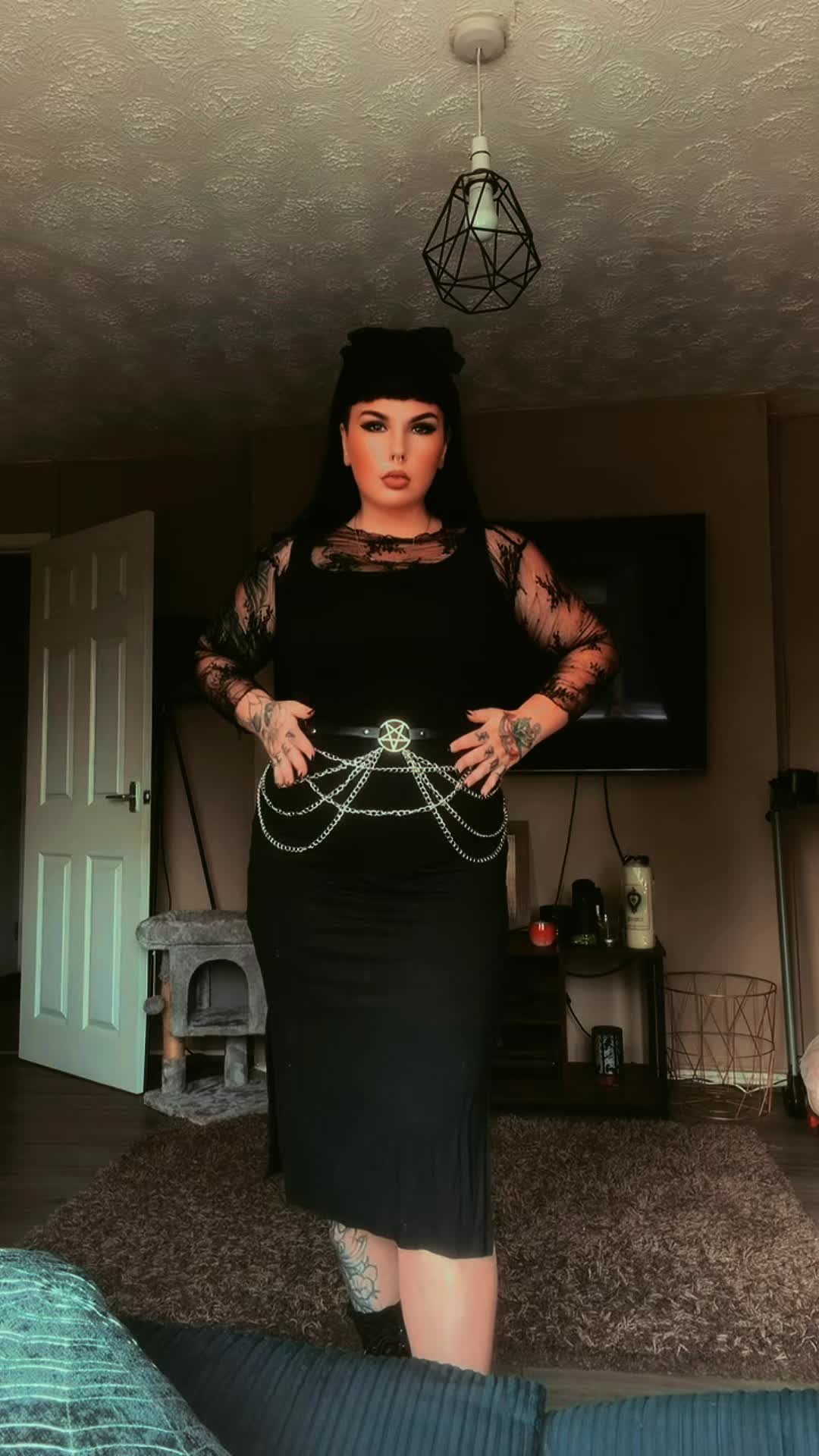 @𝕾𝖆𝖉𝖎𝖊-𝕸𝖆𝖗𝖎𝖊 🥀