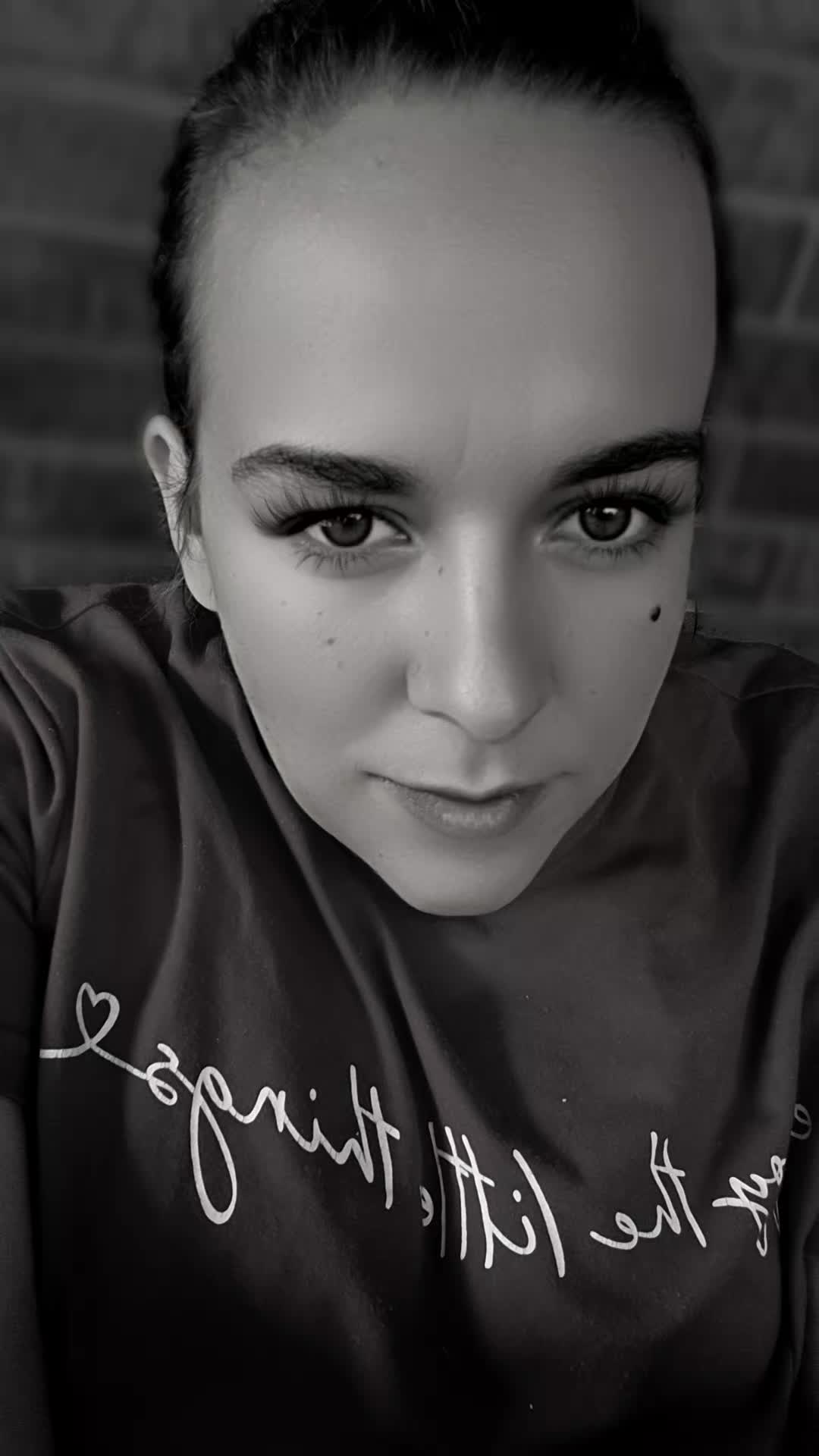 @༺𝓢𝓪𝓻𝓪𝓱༻