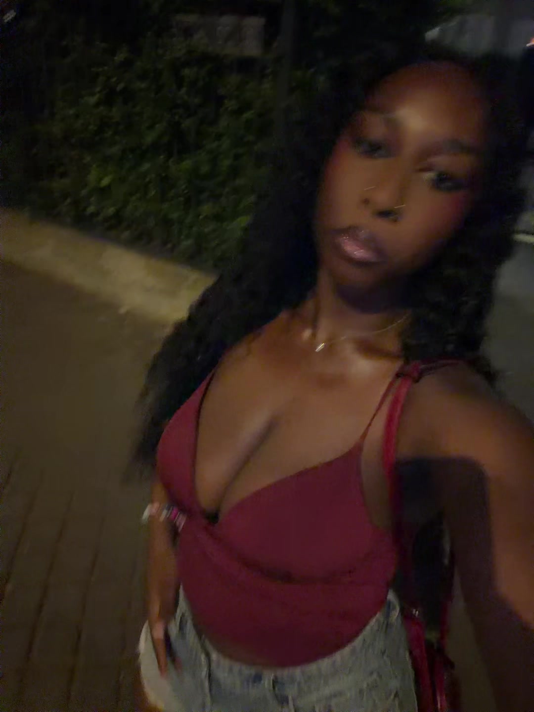 @…