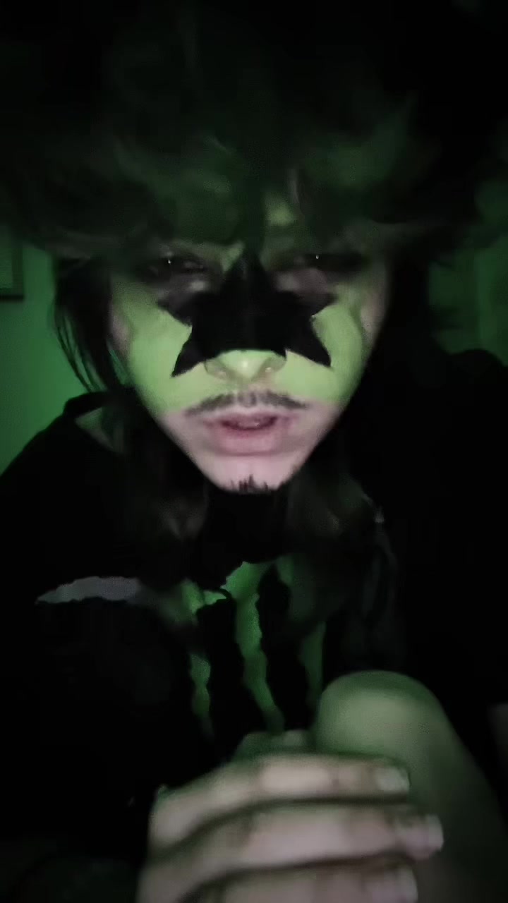 @+🦇{-🩻Enzo🩻-}🦇+