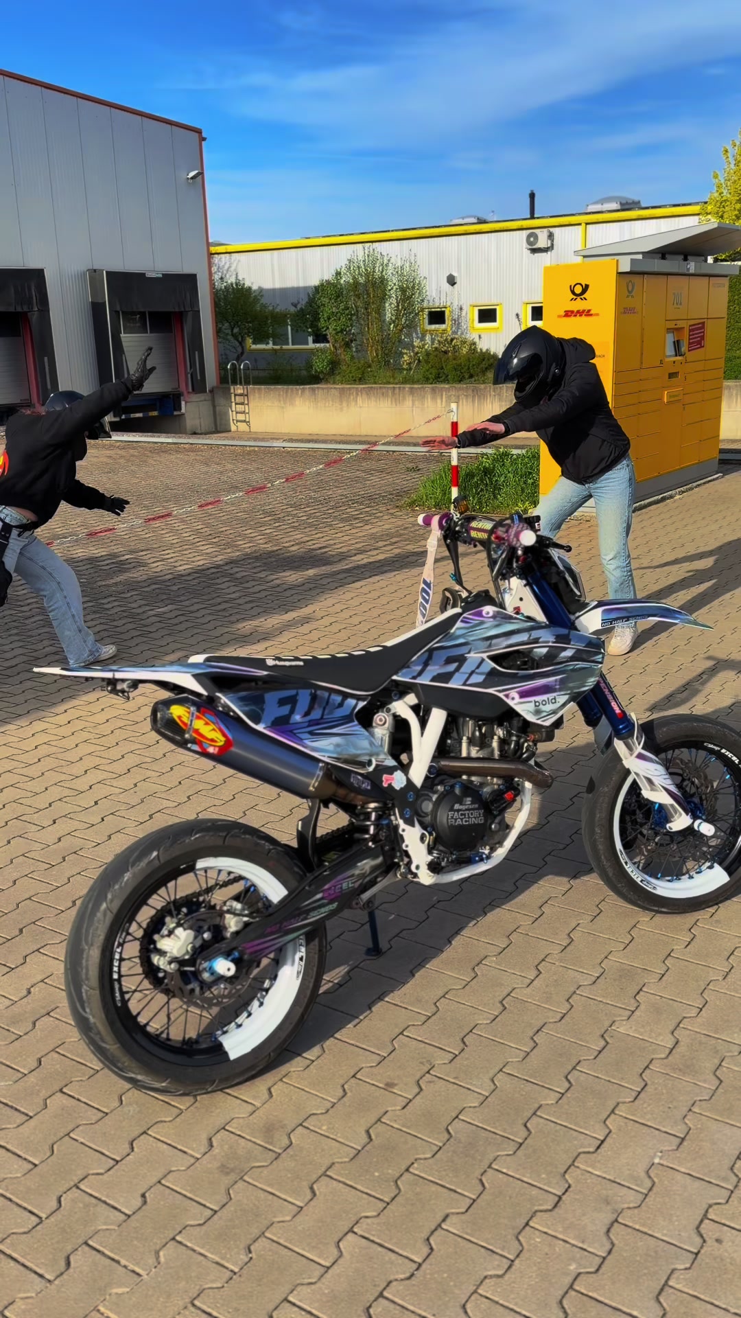 @Joni_moto