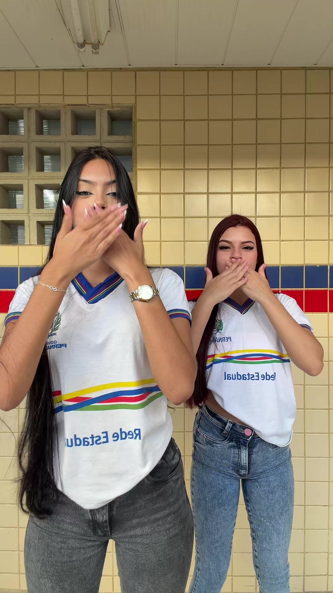 @llaramrtns