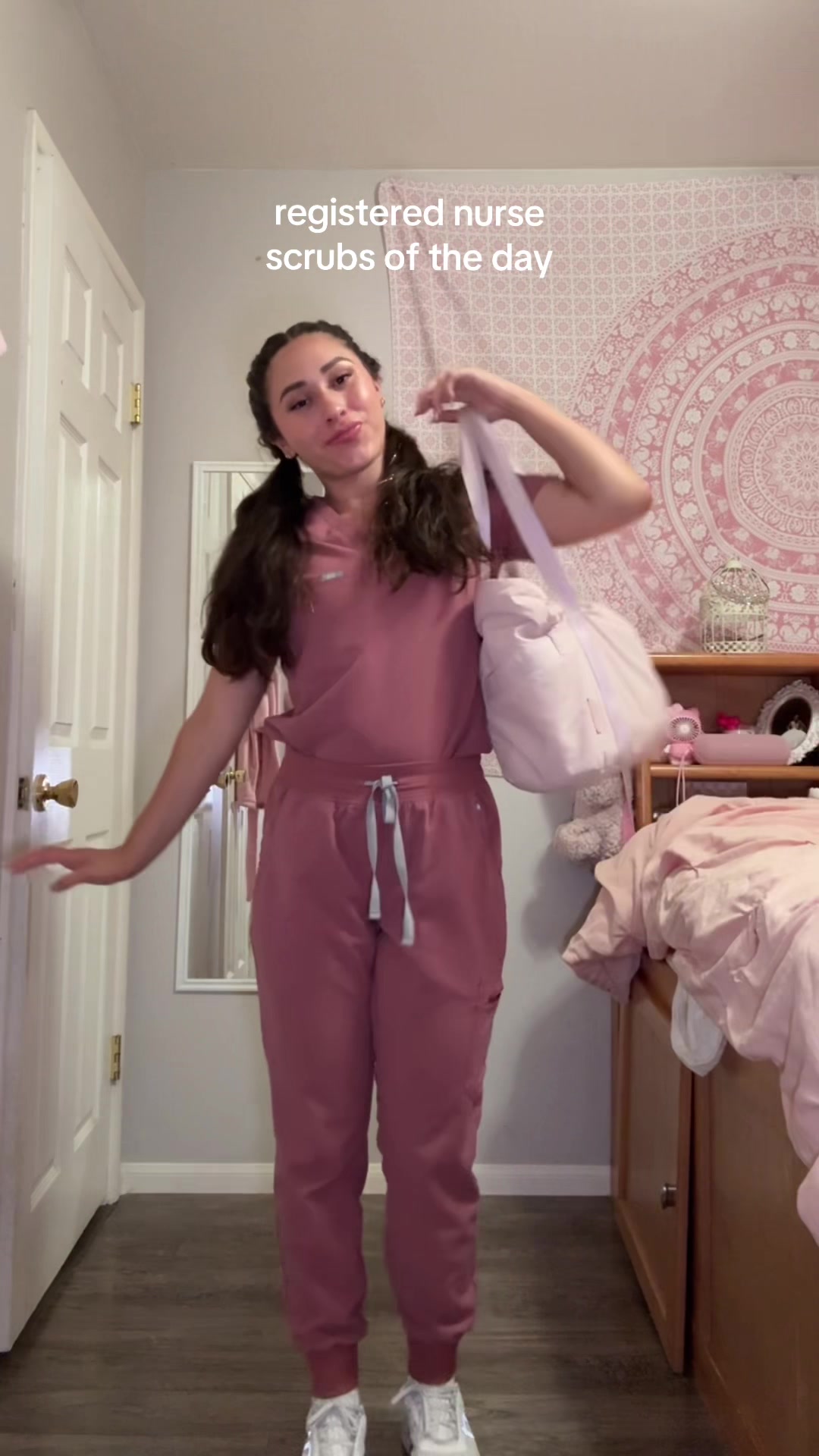 @genevieve | bsn, rn, phn 🎀