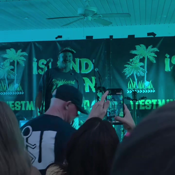 @𖨆SirCharleyStreett🥁🎤🎸