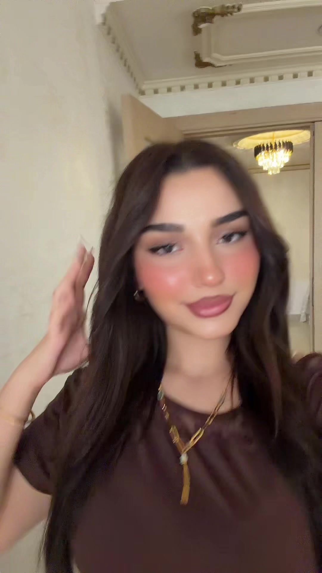 @𝒱